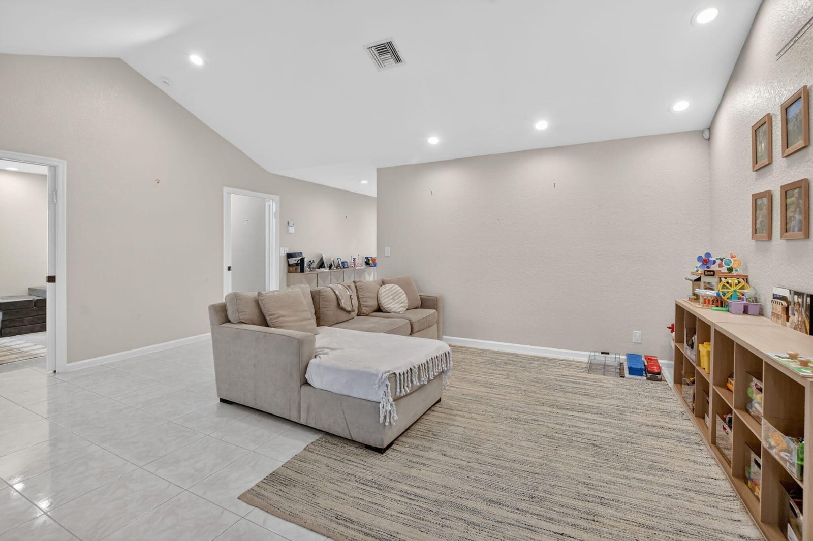 10065 Camelback Lane — photo 7