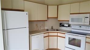 3859 Coral Tree Circle 302 — photo 3