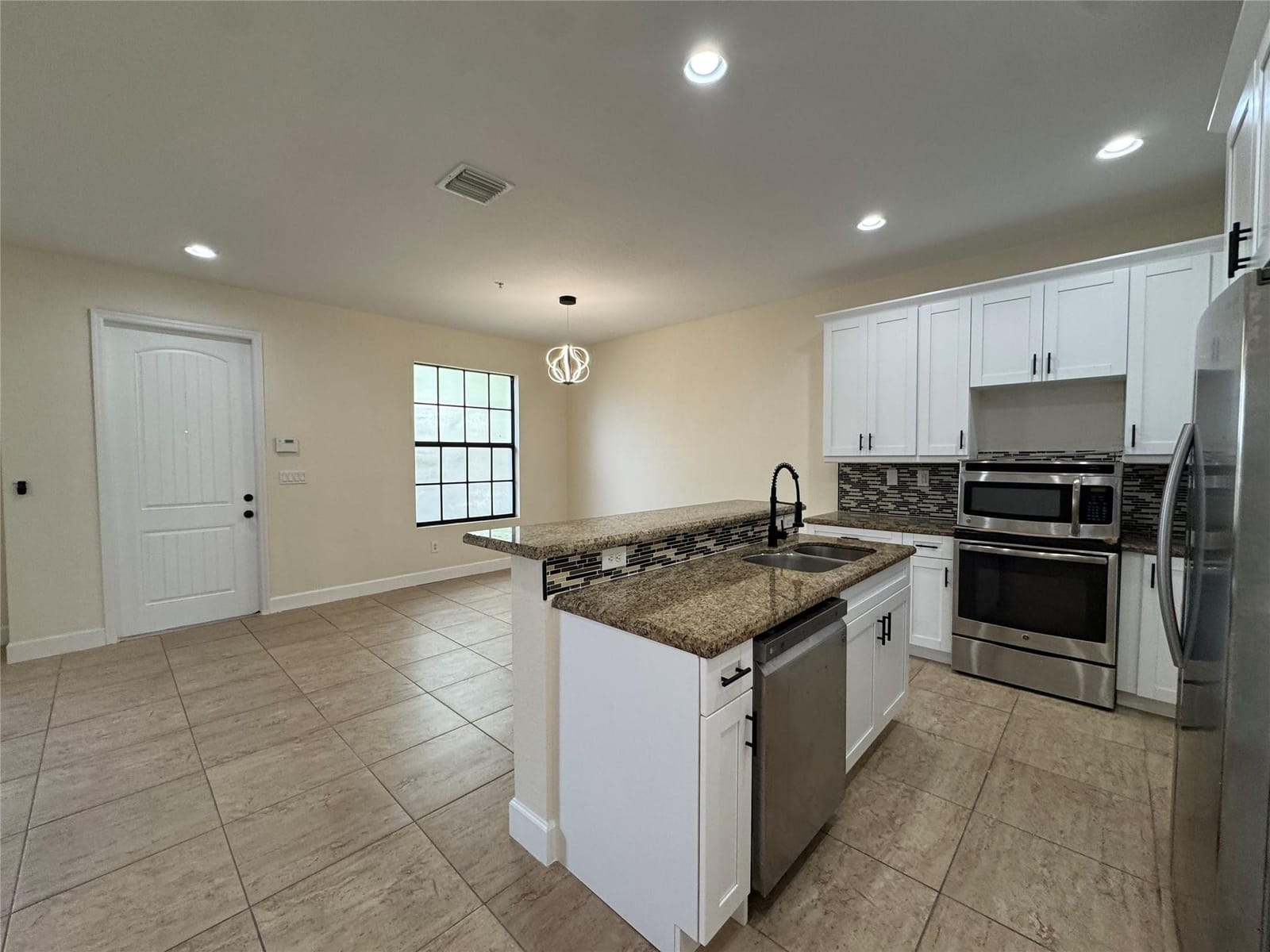 749 SW 3rd Avenue — photo 8
