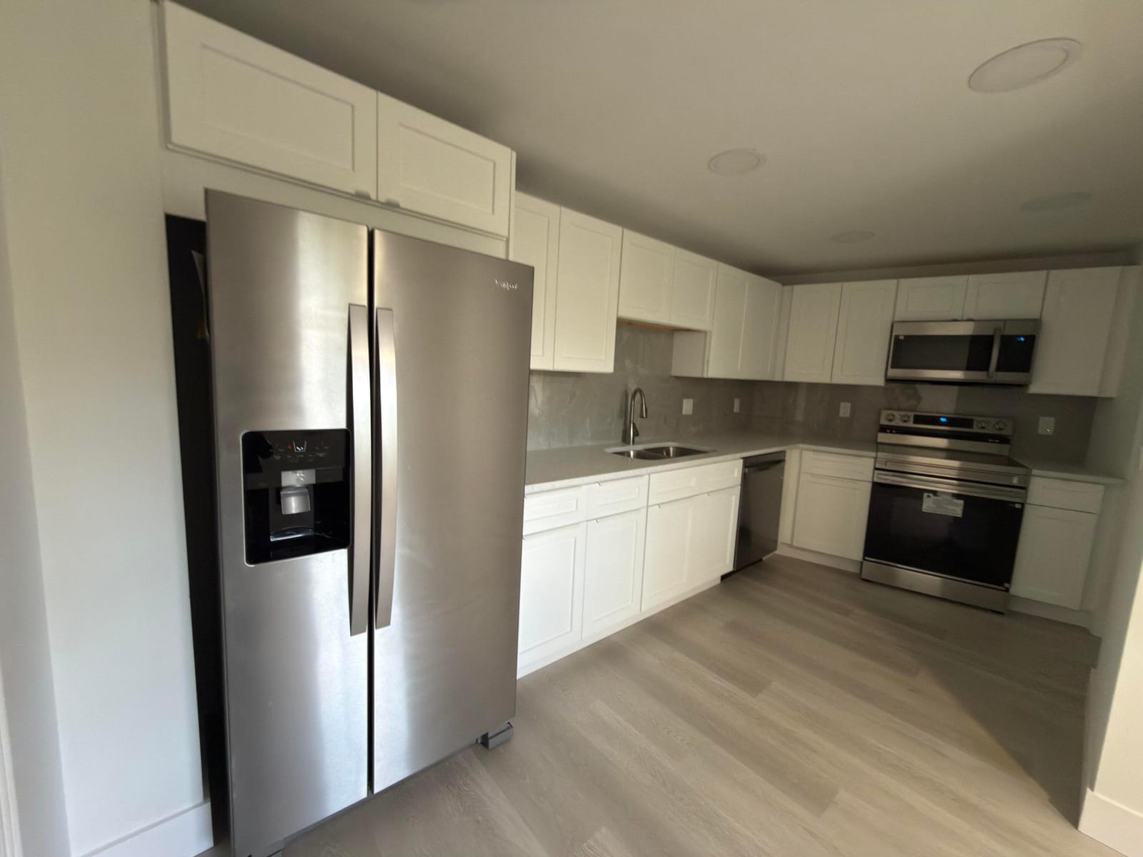 625 Oaks Drive 305, Pompano Beach, FL 33069 photo 2