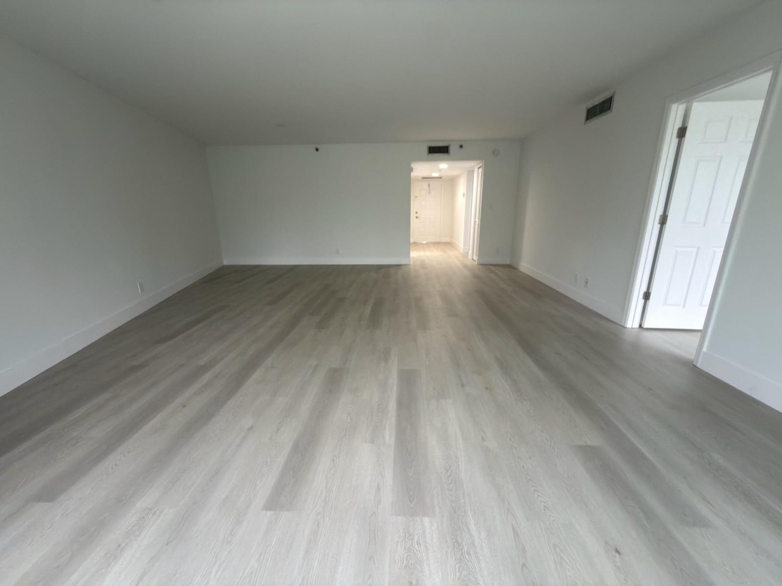 625 Oaks Drive 305, Pompano Beach, FL 33069 photo 4