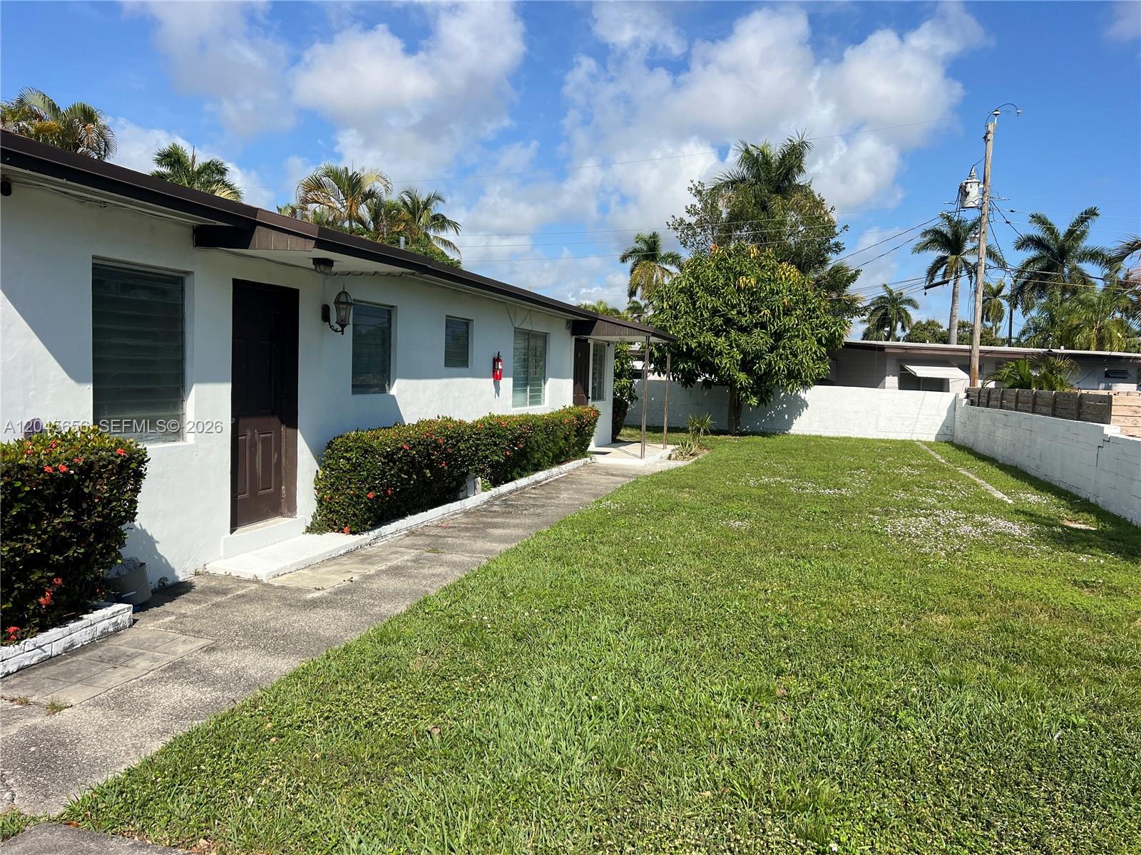 809 NE 2nd Street 12, Hallandale Beach, FL 33009