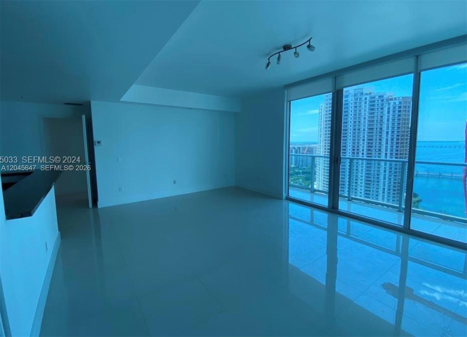 300 S Biscayne Boulevard T2302, Miami, FL 33131, Miami