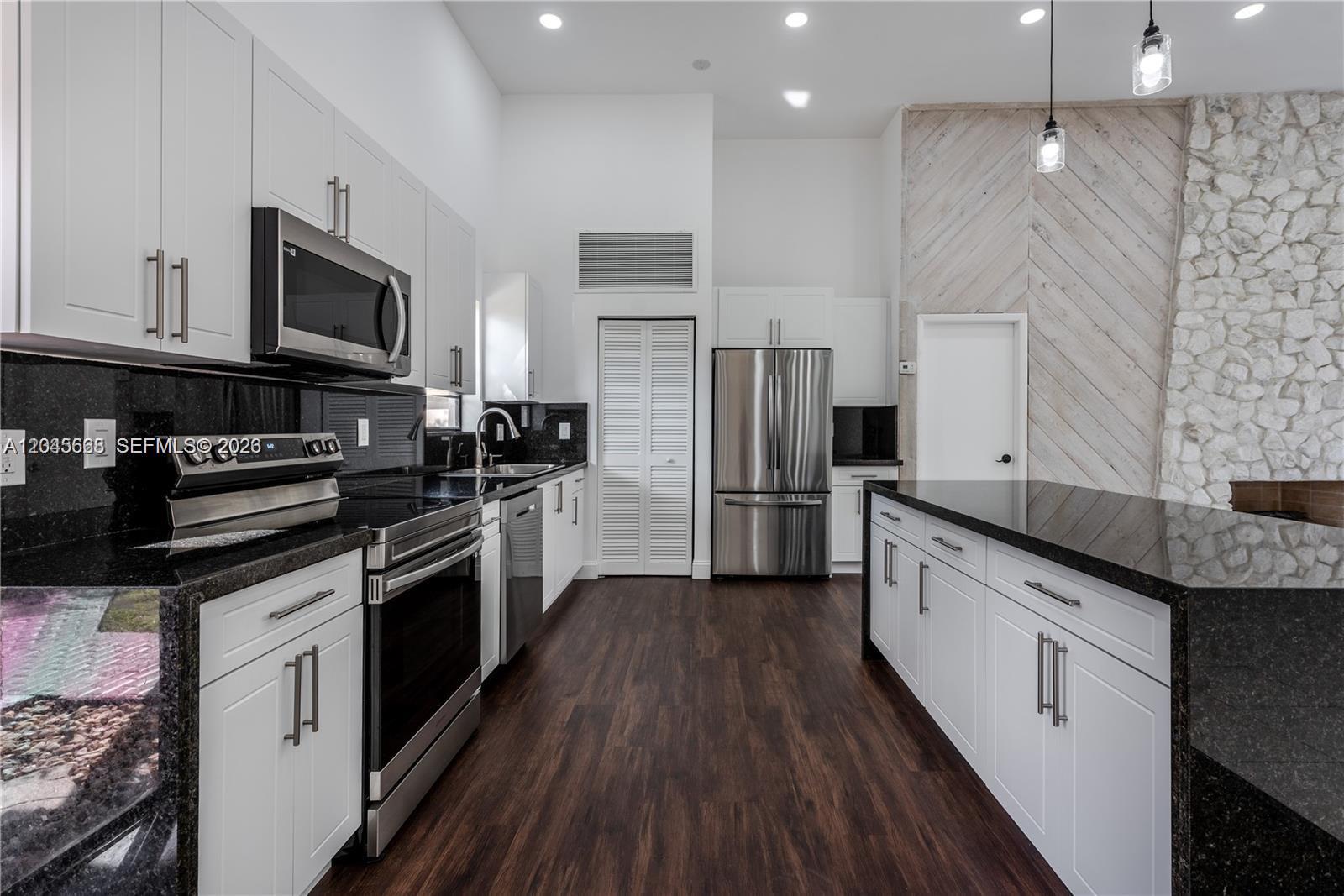 601 Leslie Drive, Hallandale Beach, FL 33009