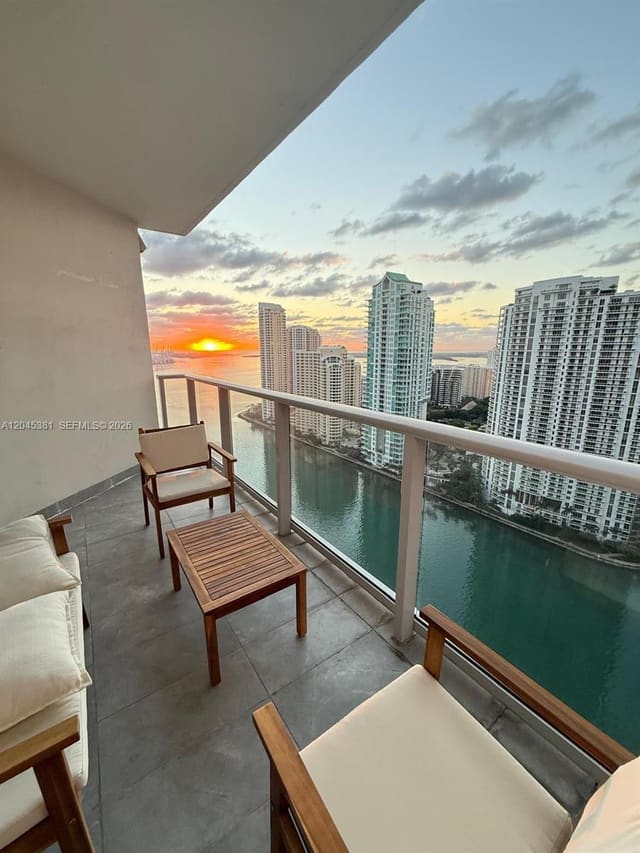 300 S Biscayne Boulevard T-2806, Met 1, Miami, FL