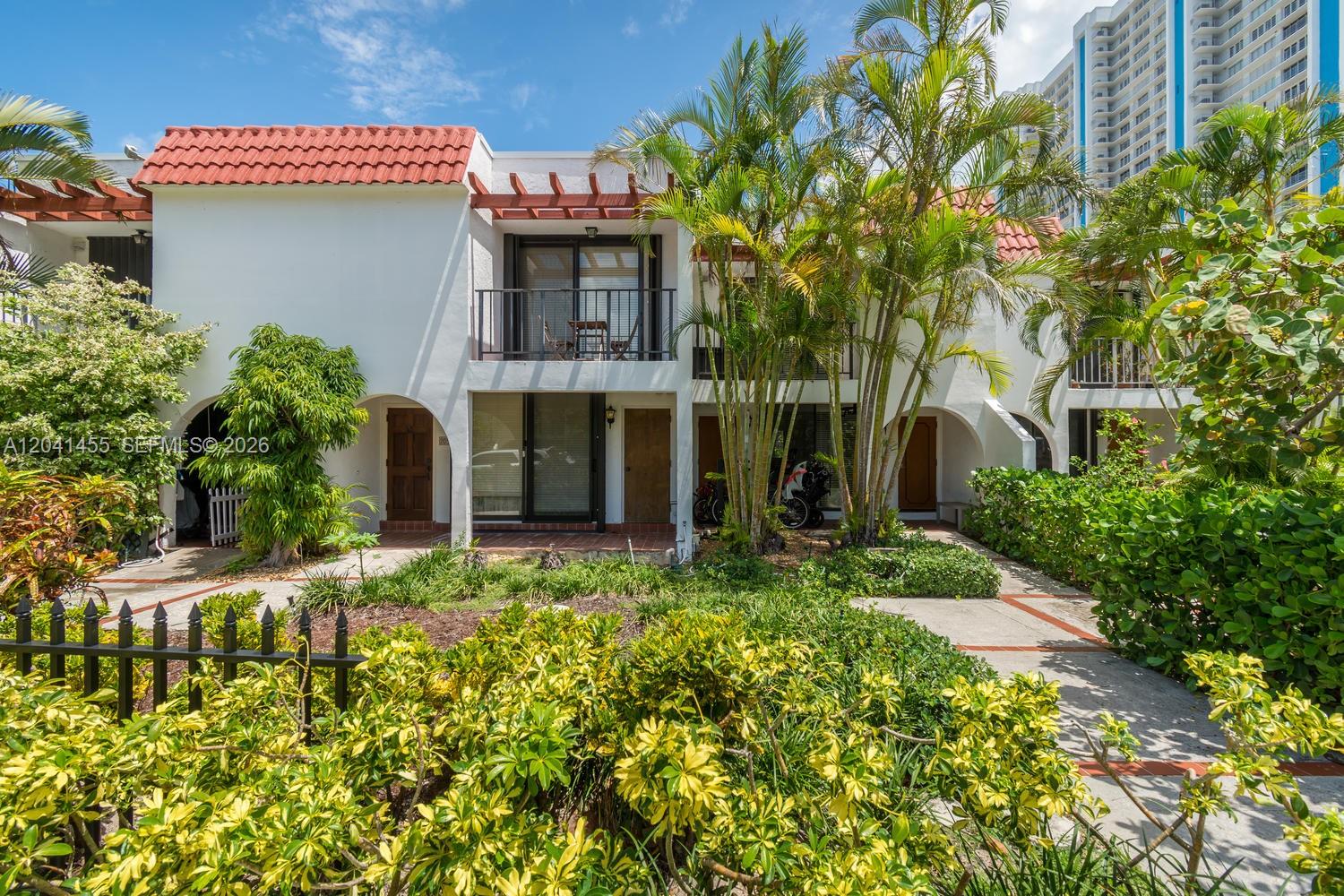 425 Grapetree Drive 206, Key Biscayne, FL 33149, Key Biscayne