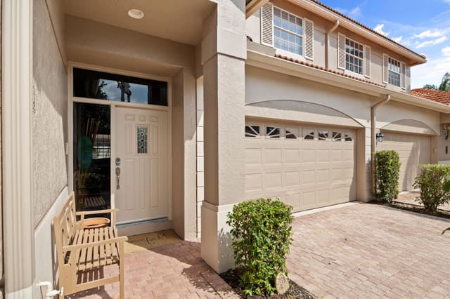 33 Monterey Pointe Drive, Palm Beach Gardens, FL 33418