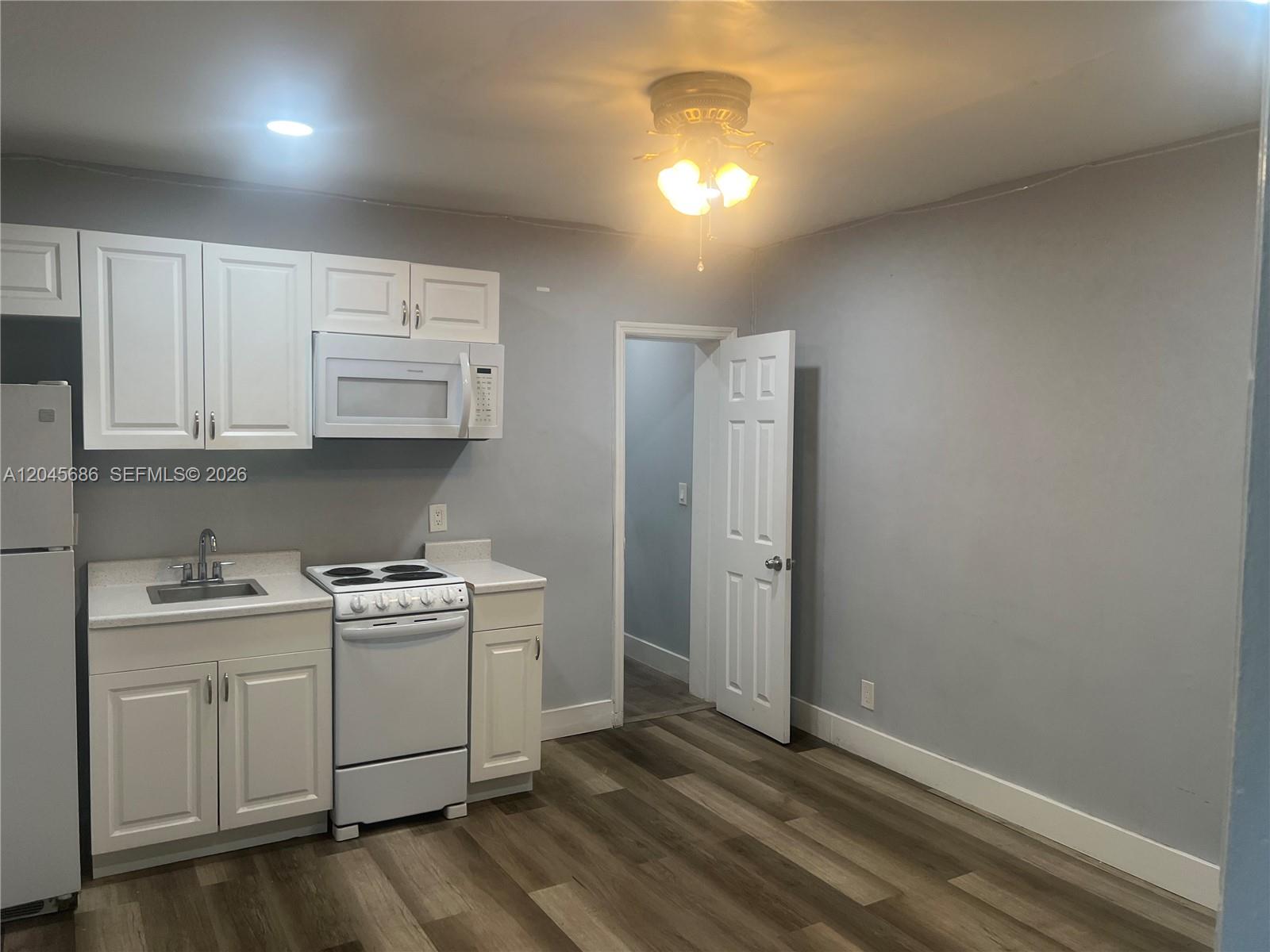 2118 N 19th Avenue 14, Hollywood, FL 33020, Hollywood