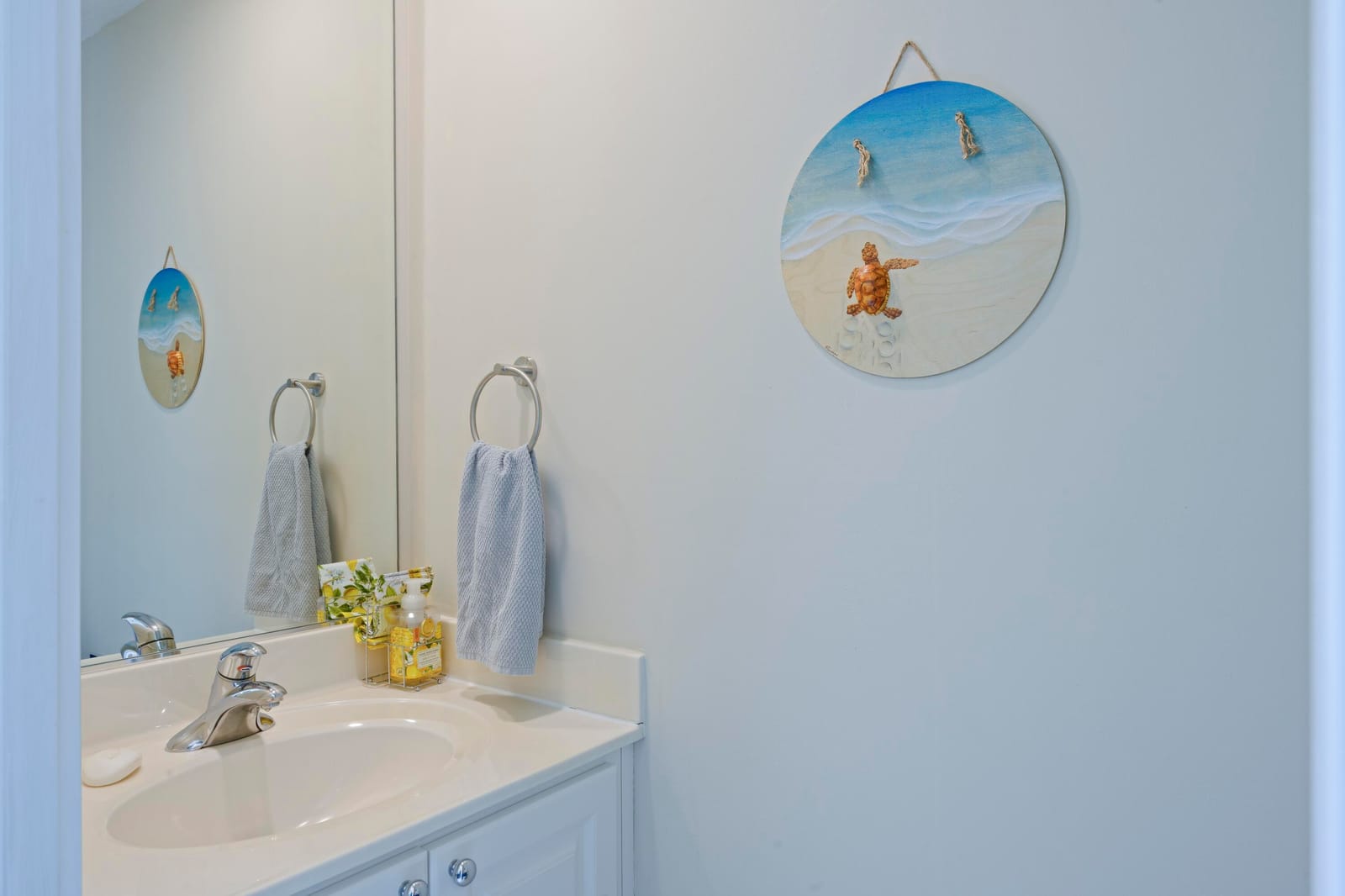 435 Capistrano Drive — photo 3