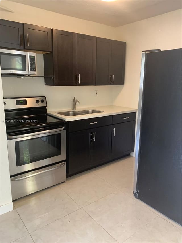 2715 Tigertail Avenue 109, Miami, FL 33133