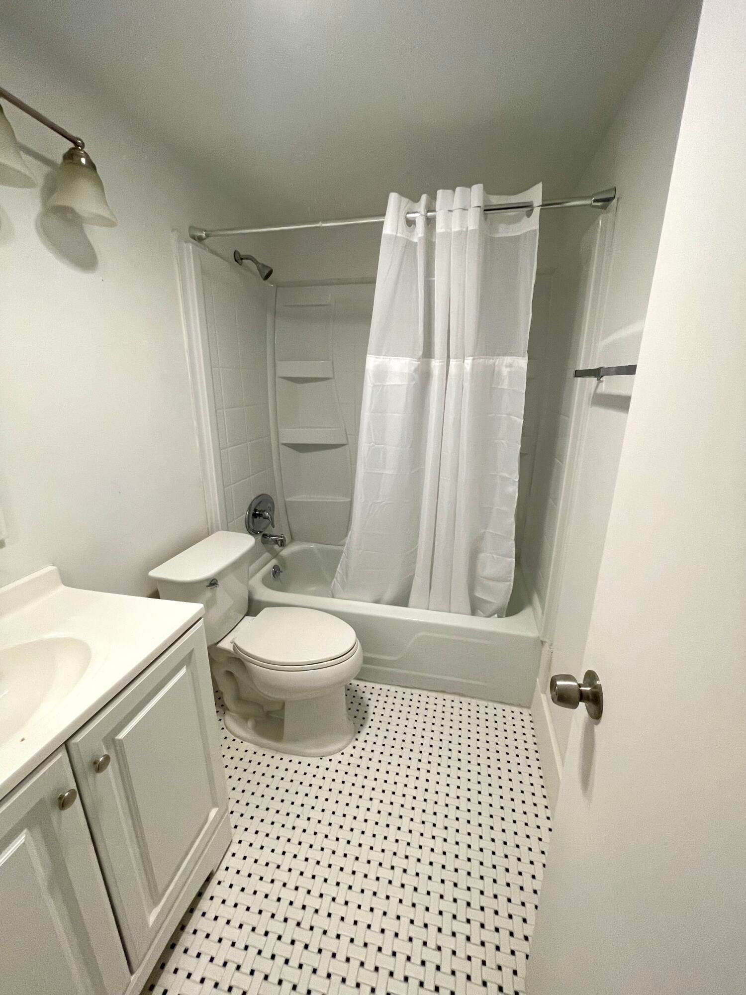 203 Easthampton I — photo 3