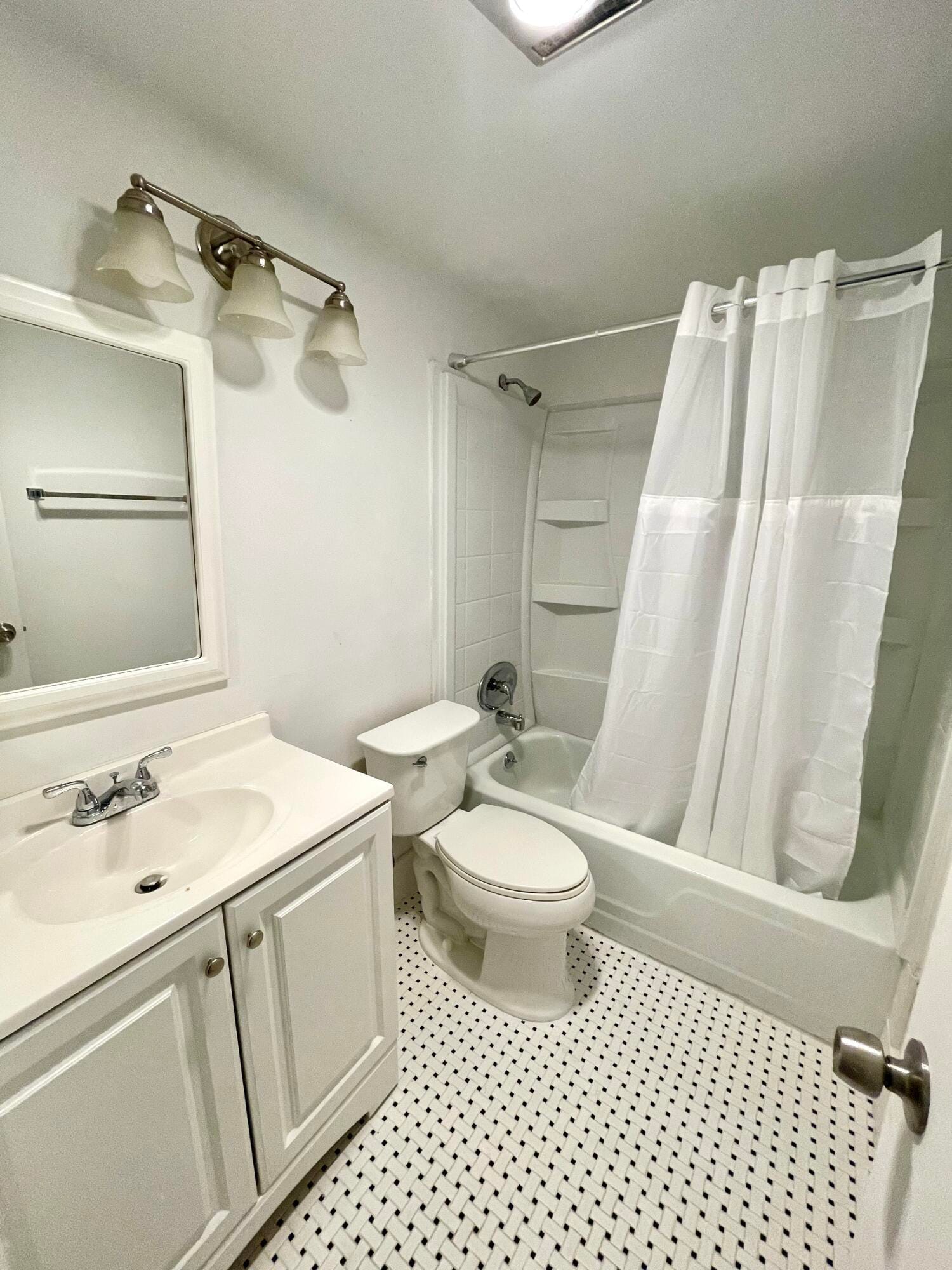 203 Easthampton I — photo 4