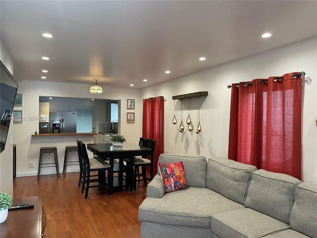 2112 SW 60th Court, Miami, FL 33155