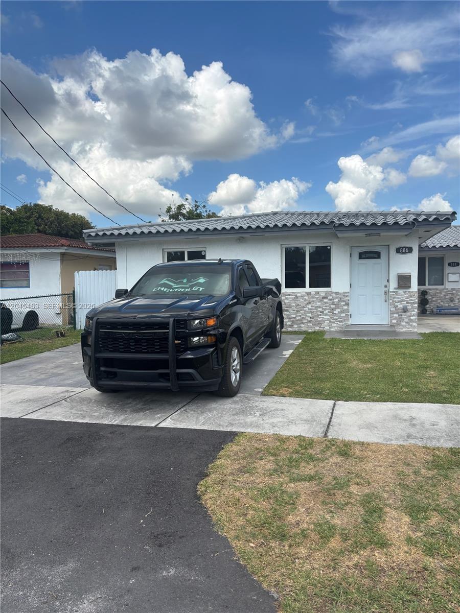 886 NW 25th Avenue 1, Miami, FL 33125, Miami
