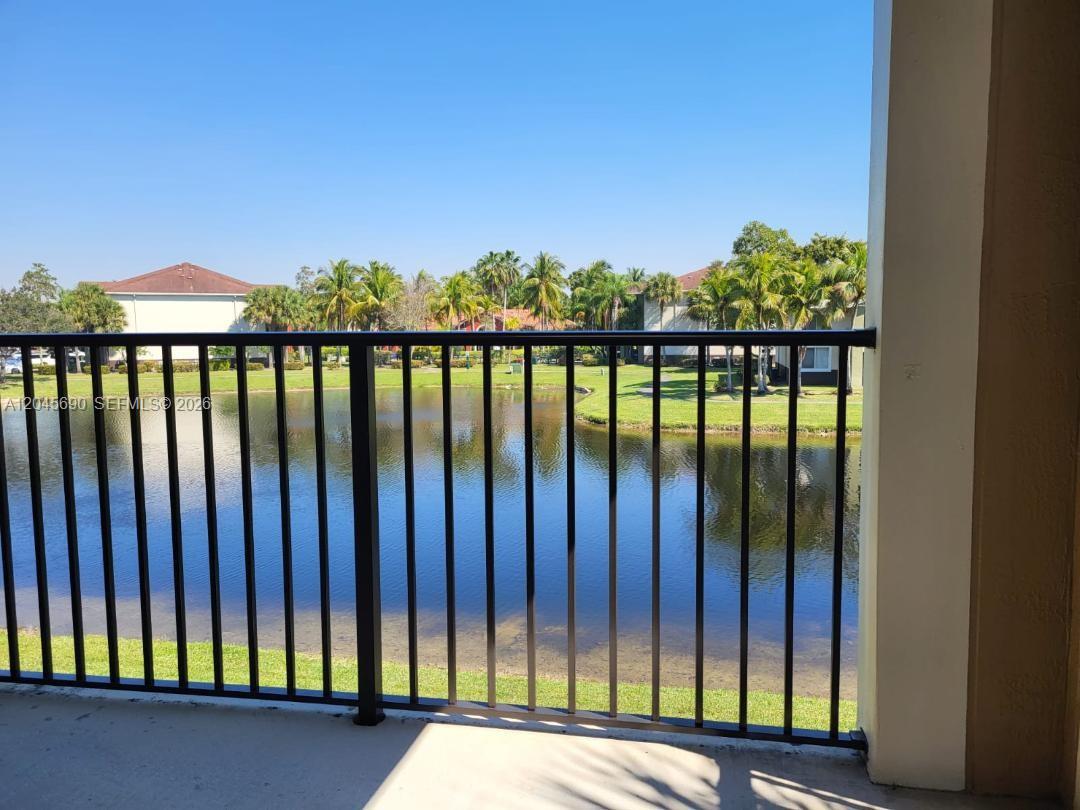 8070 N Nob Hill Road 208, Tamarac, FL 33321, Tamarac