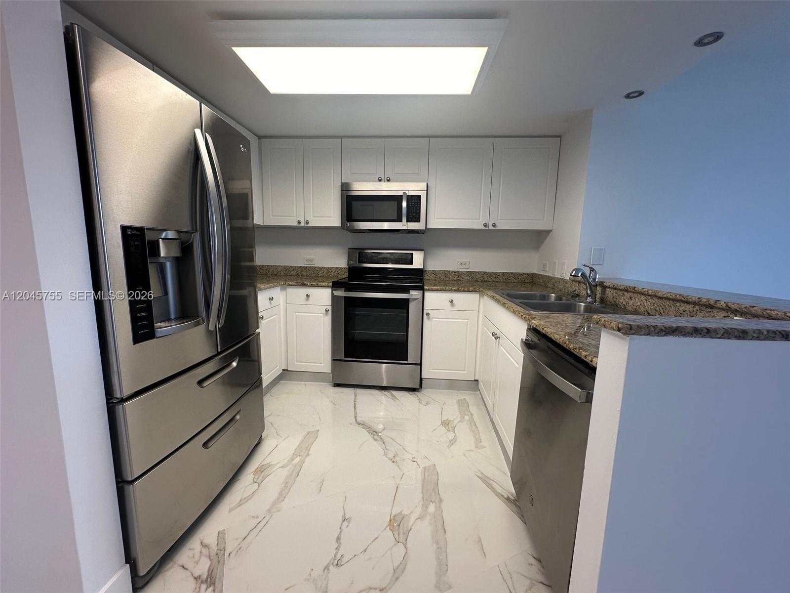 19501 W Country Club Drive 406, Aventura, FL 33180, Aventura