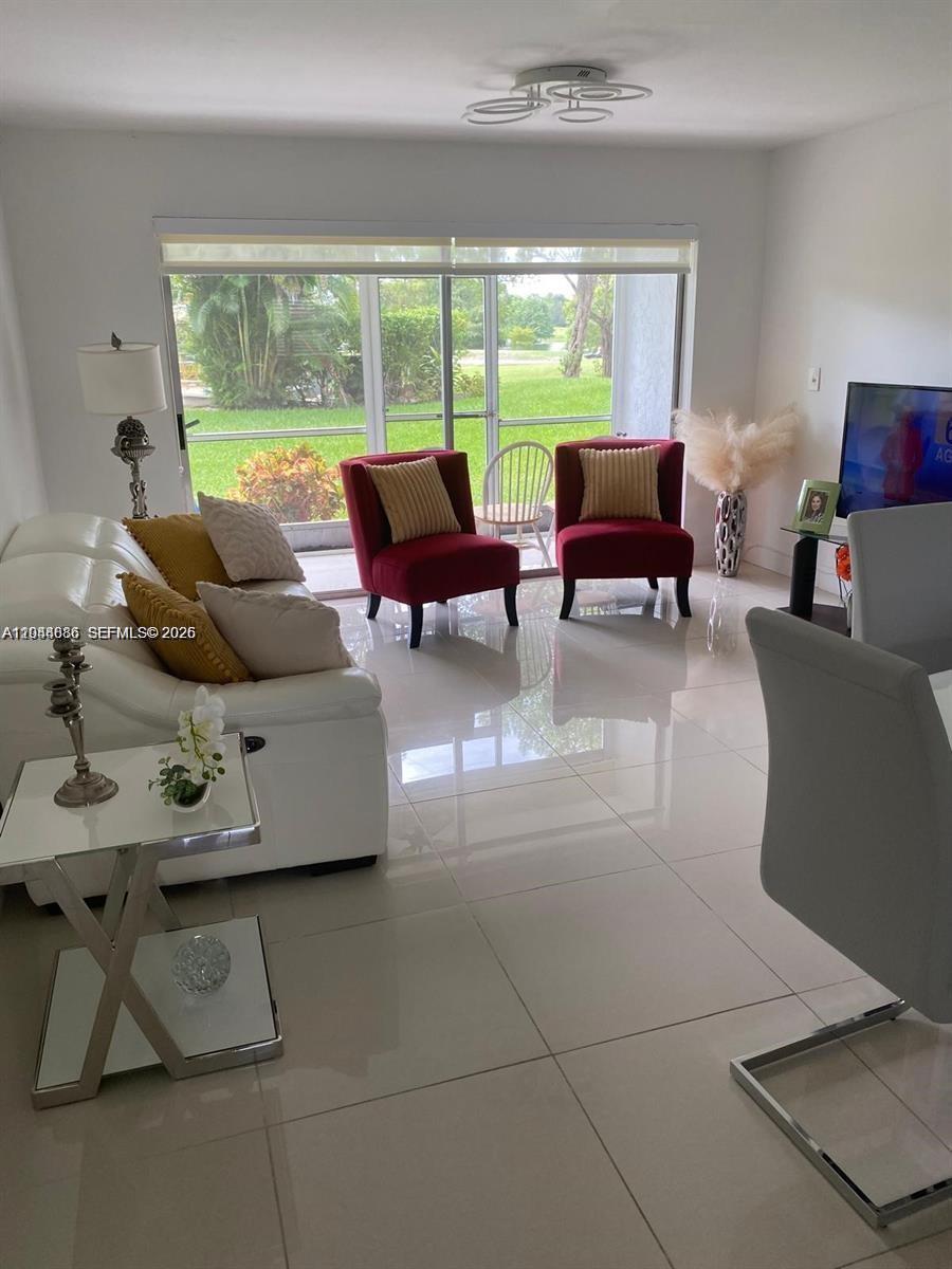 8838 W Mcnab Road 104, Tamarac, FL 33321