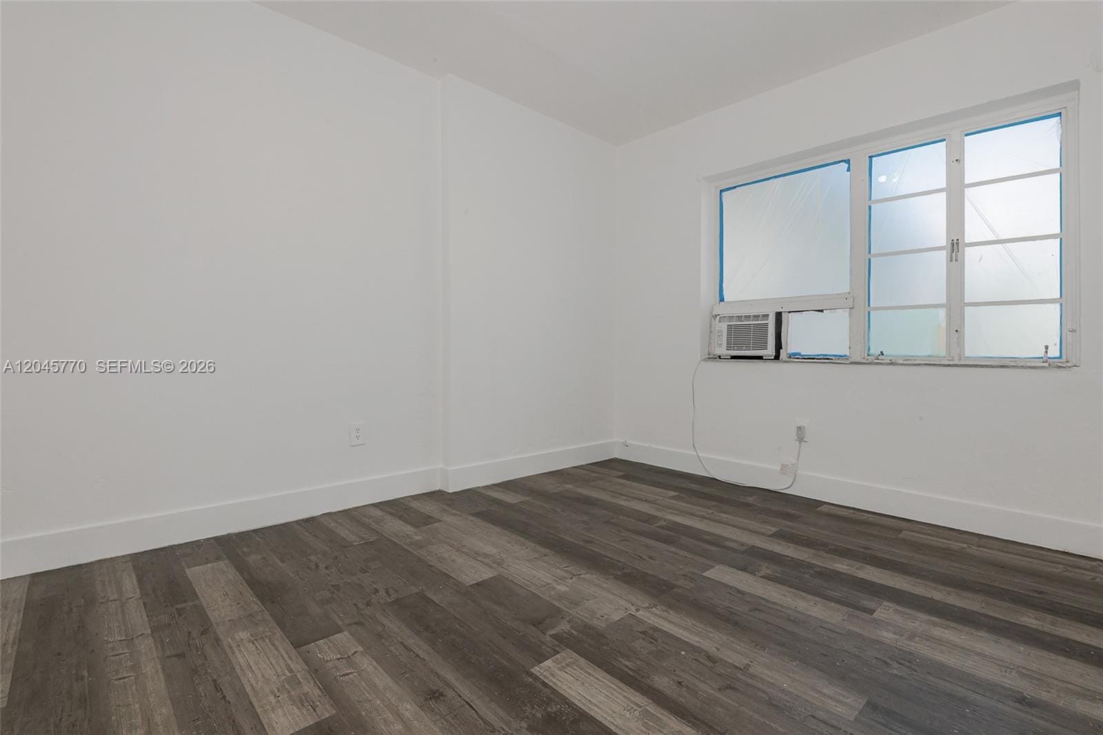 8340 Crespi Boulevard 20 — photo 11