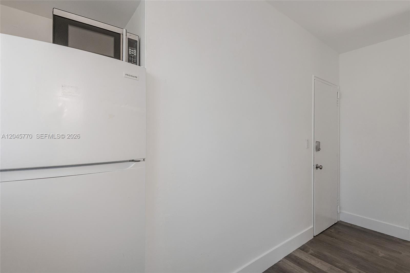 8340 Crespi Boulevard 20 — photo 8