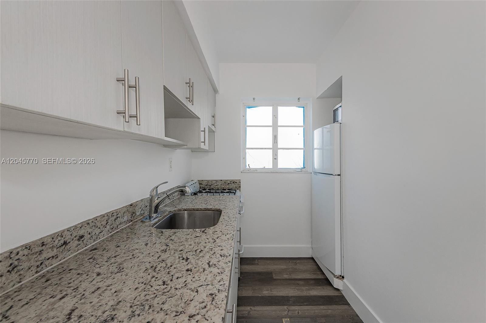 8340 Crespi Boulevard 20 — photo 10