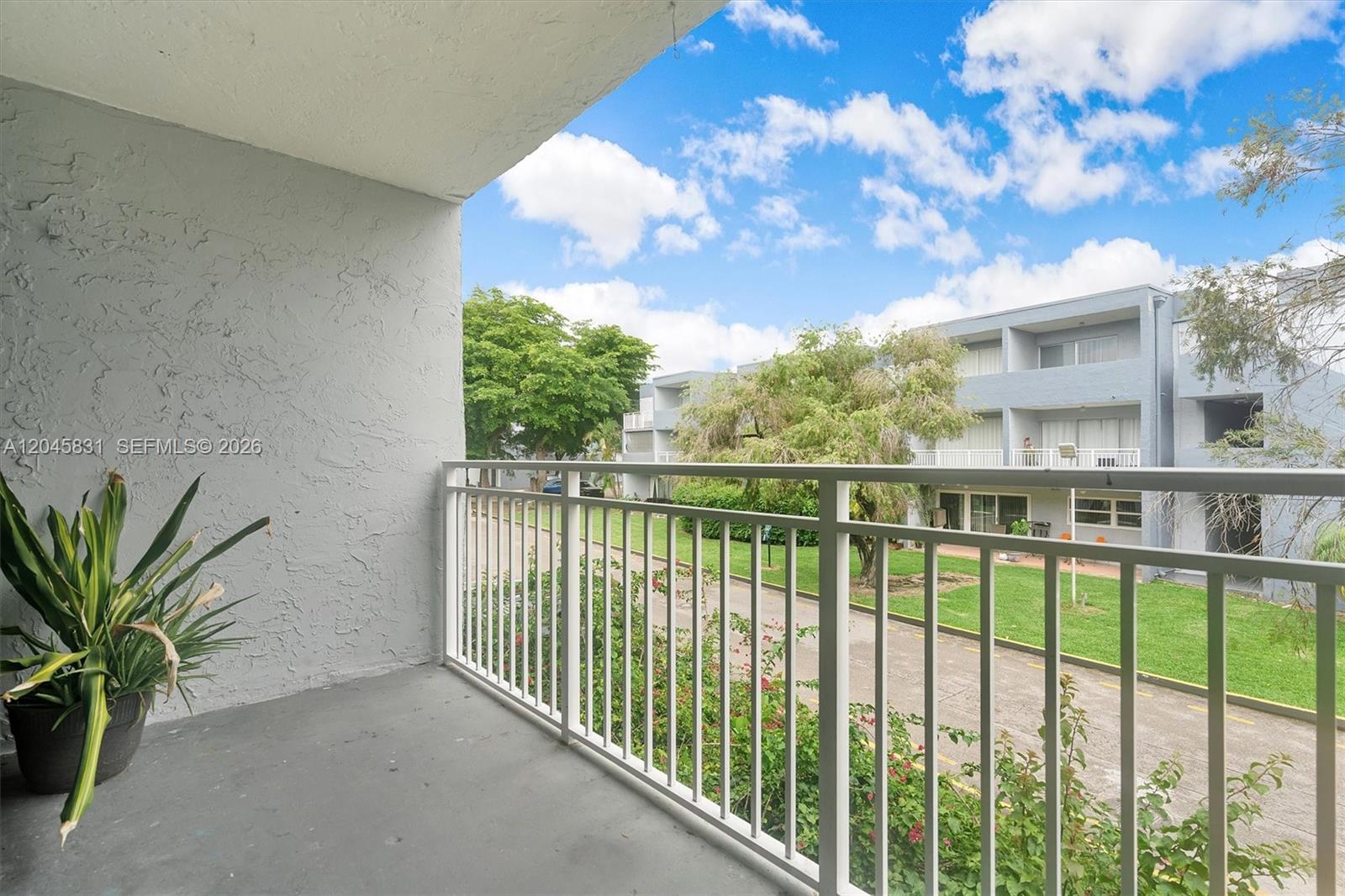 9369 Fontainebleau Boulevard J225, Miami, FL 33172, Miami