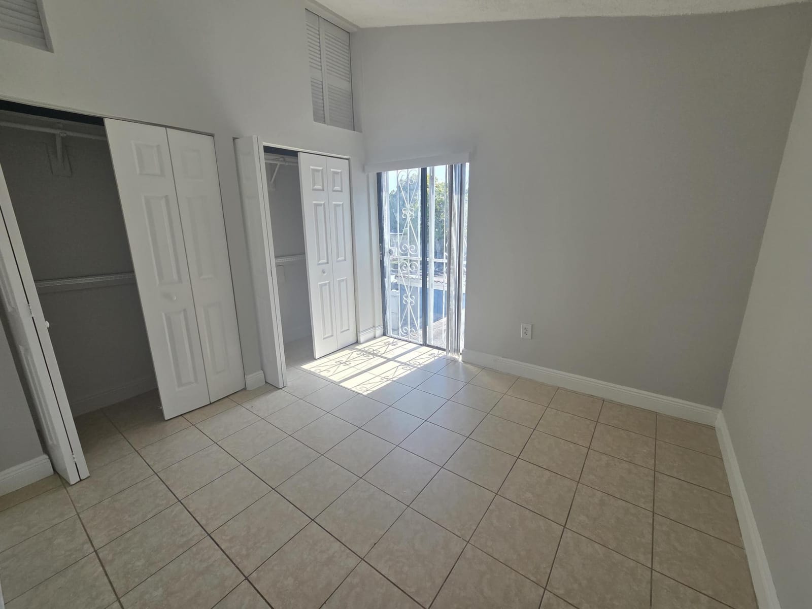 4432 NW 185th Street 4432 — photo 5