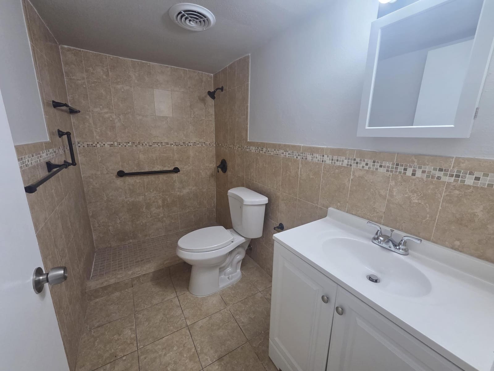4432 NW 185th Street 4432 — photo 7