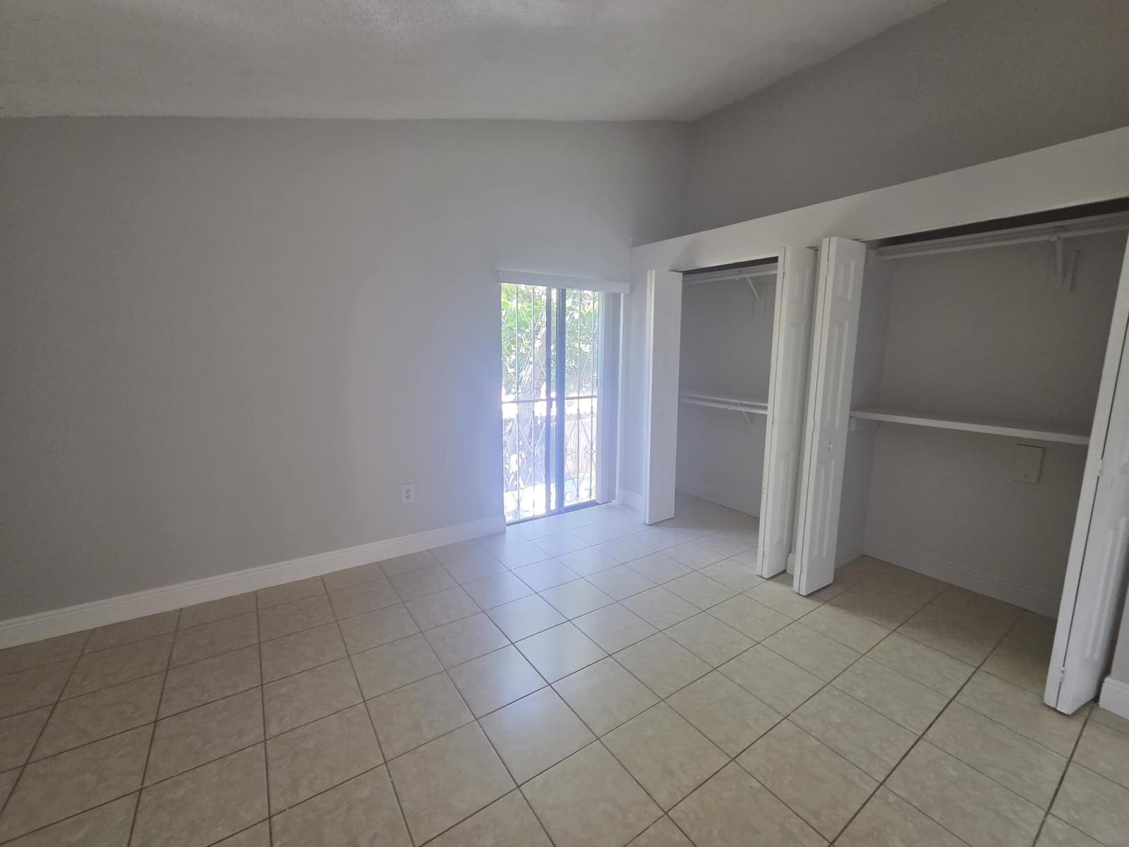 4432 NW 185th Street 4432 — photo 8