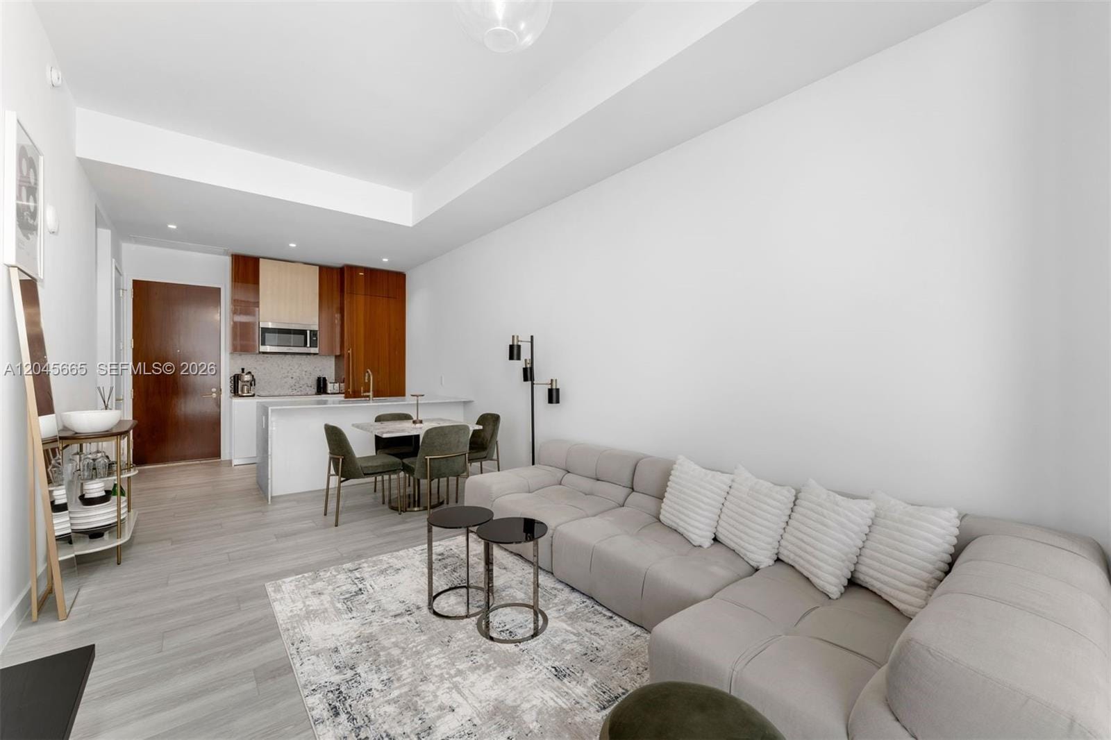 2655 S Bayshore Drive 908 — photo 2