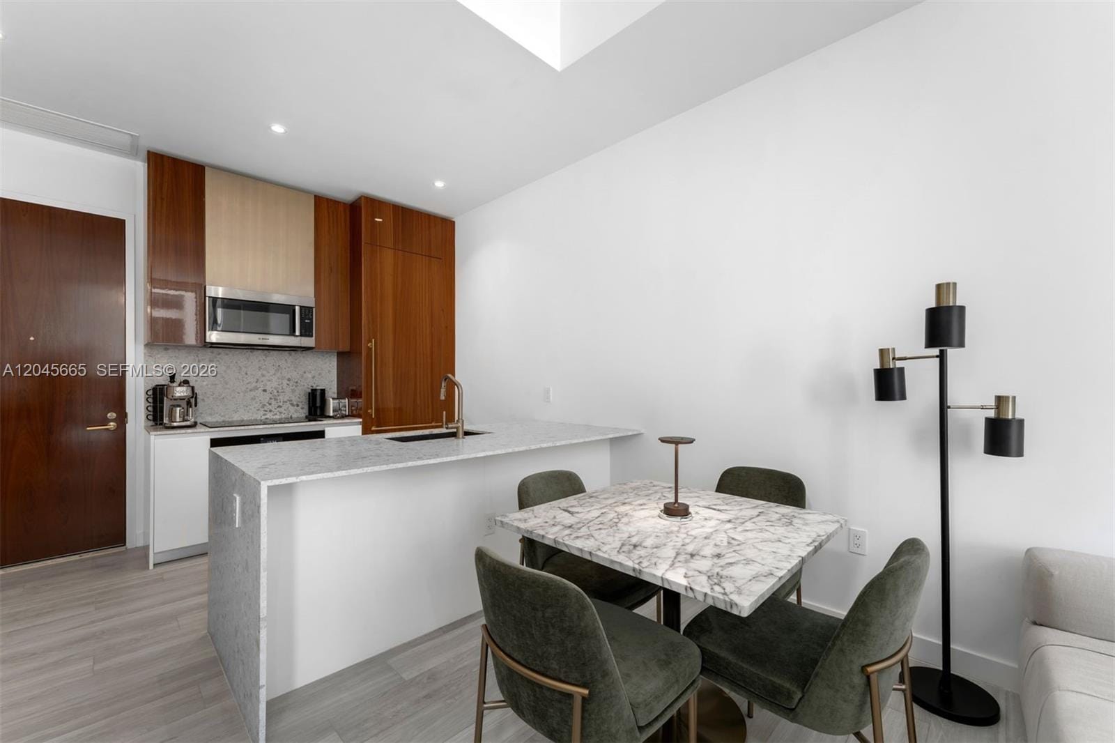 2655 S Bayshore Drive 908 — photo 3