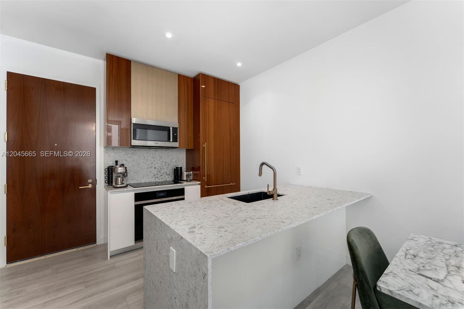 2655 S Bayshore Drive 908 — photo 5