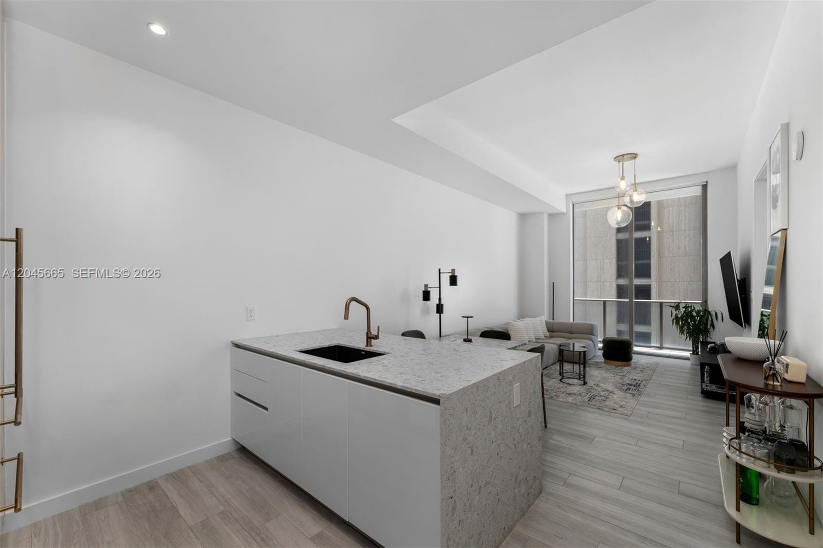2655 S Bayshore Drive 908 — photo 8