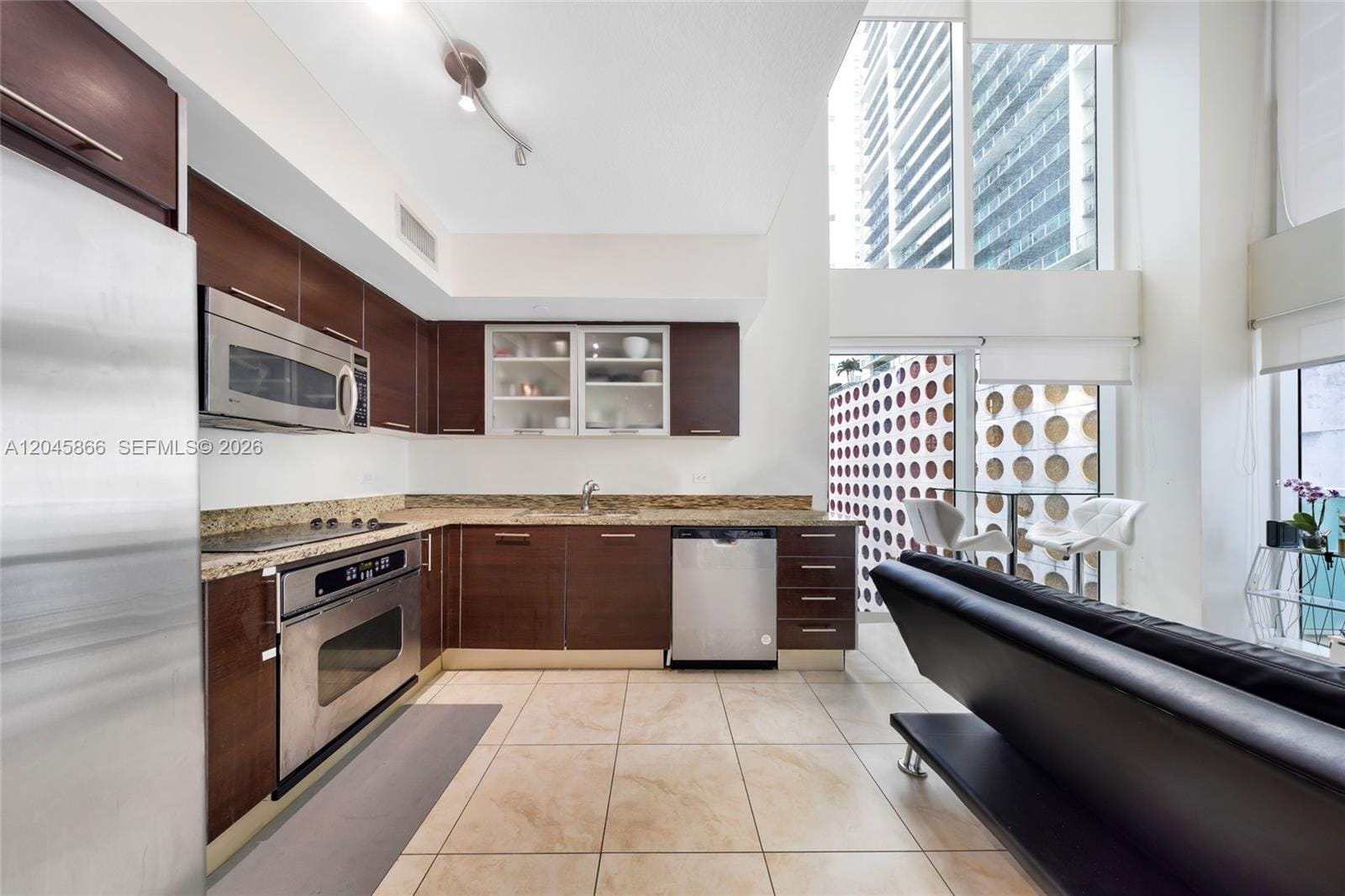 41 SE 5th Street 502 — photo 3