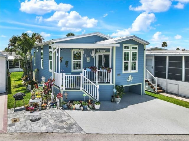 997 Nettles Boulevard, Jensen Beach, FL 34957