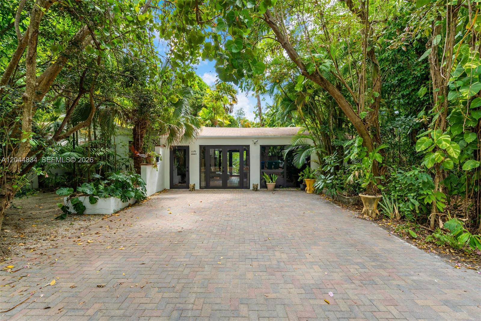 5390 Sunset Drive, Miami, FL 33143, Miami