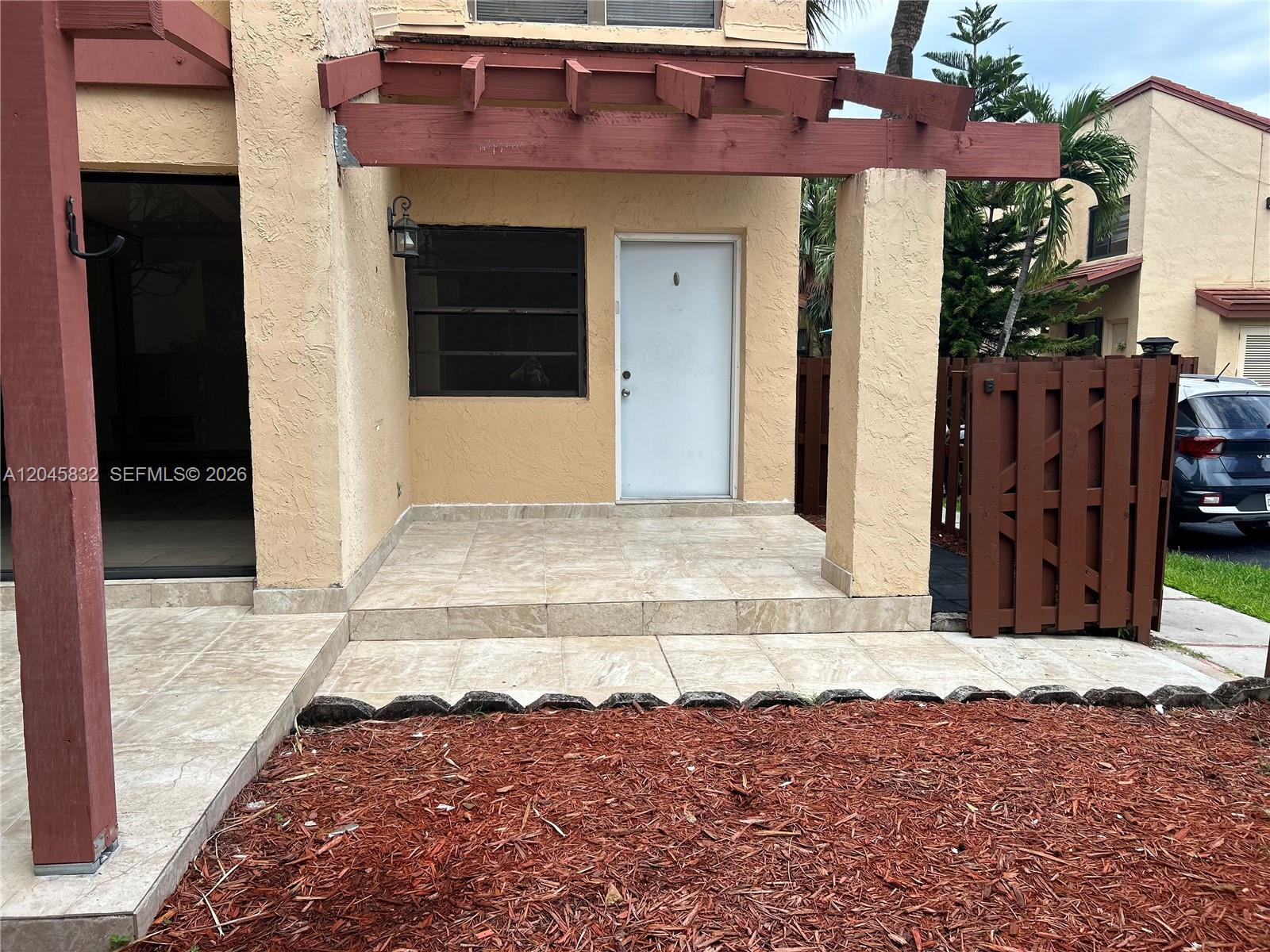 301 W Park Drive 10111, Miami, FL 33172, Miami