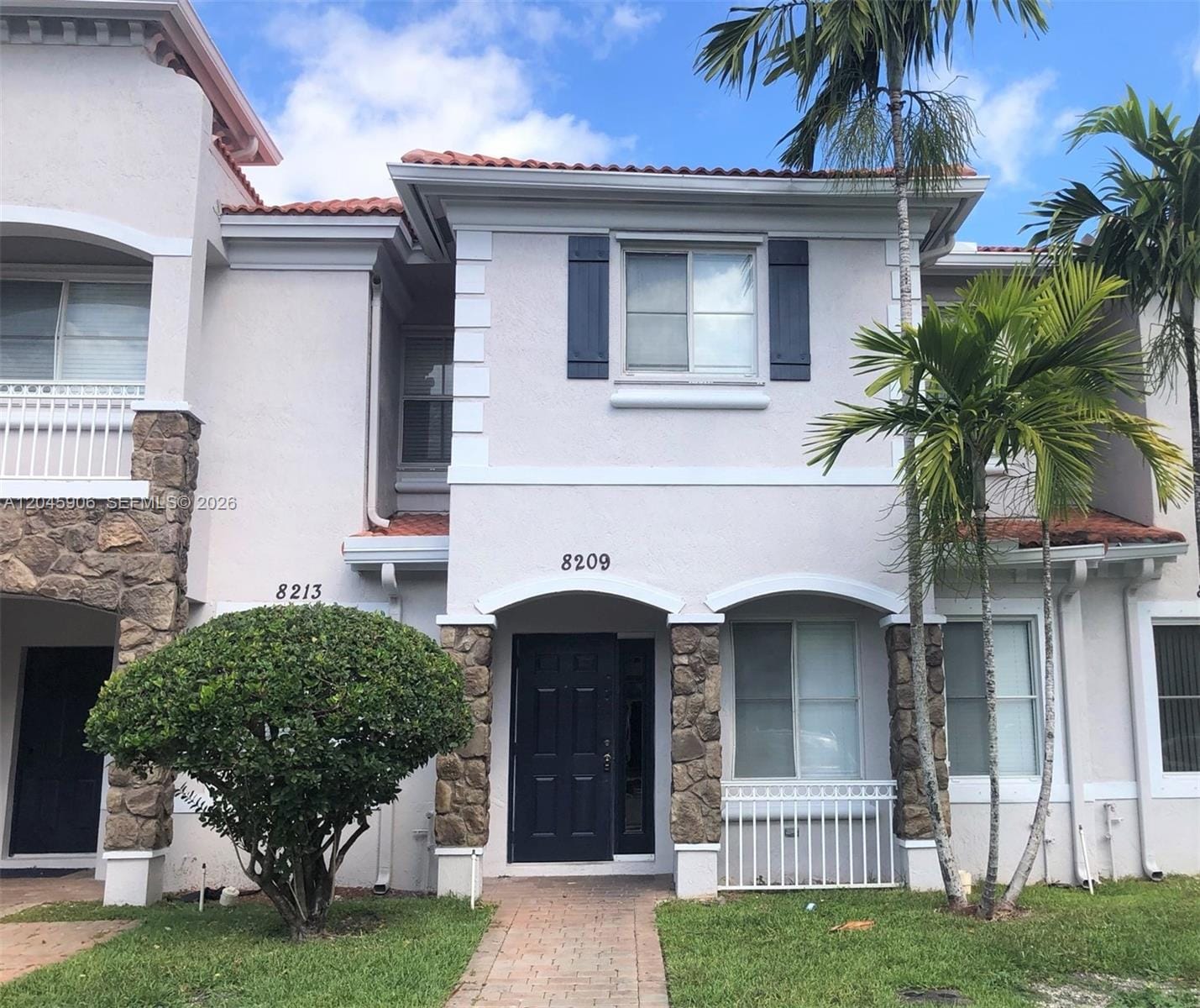 8209 SW 25th Court 103 — photo 1