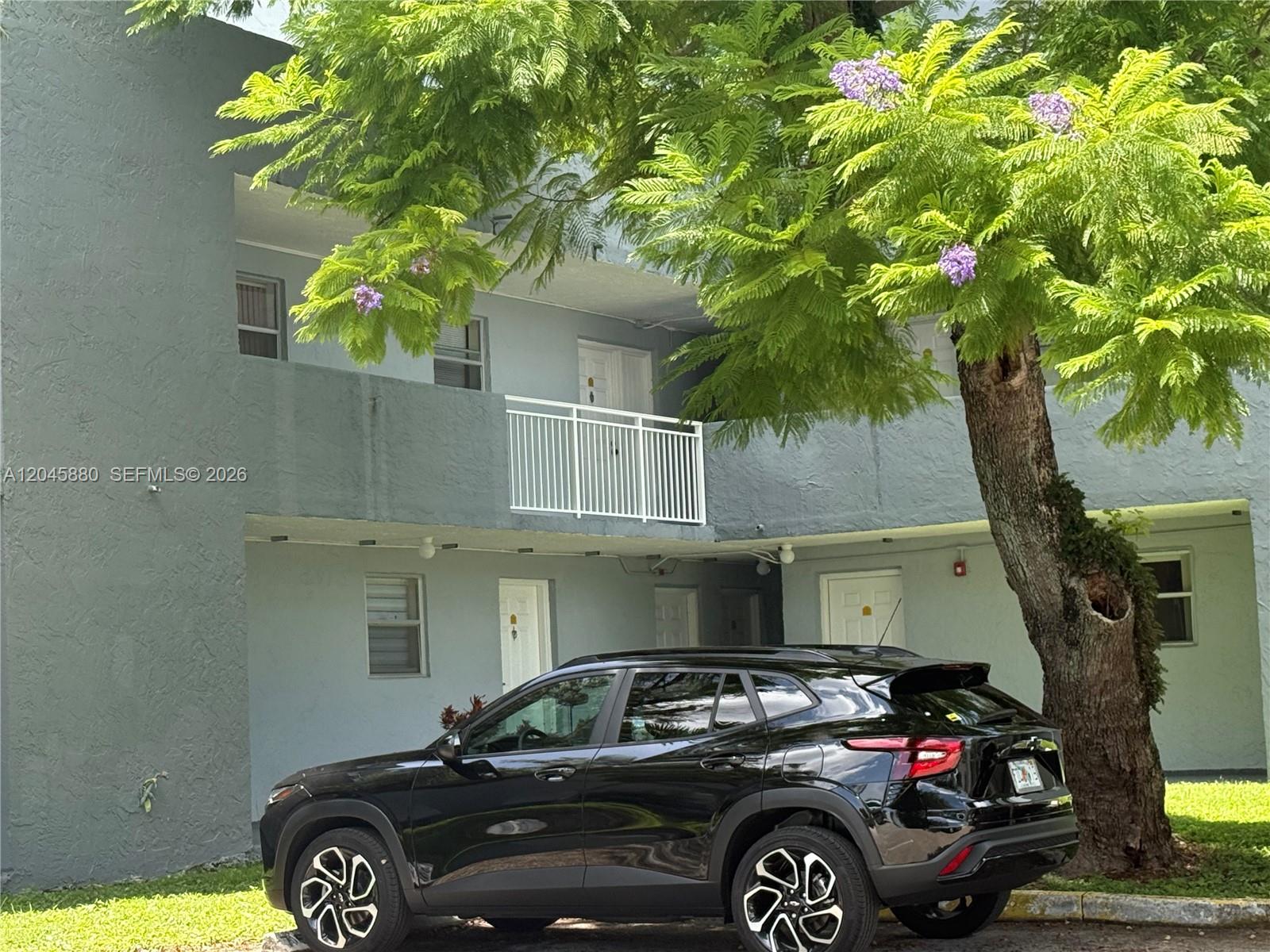 9371 Fontainebleau Boulevard I208, Miami, FL 33172