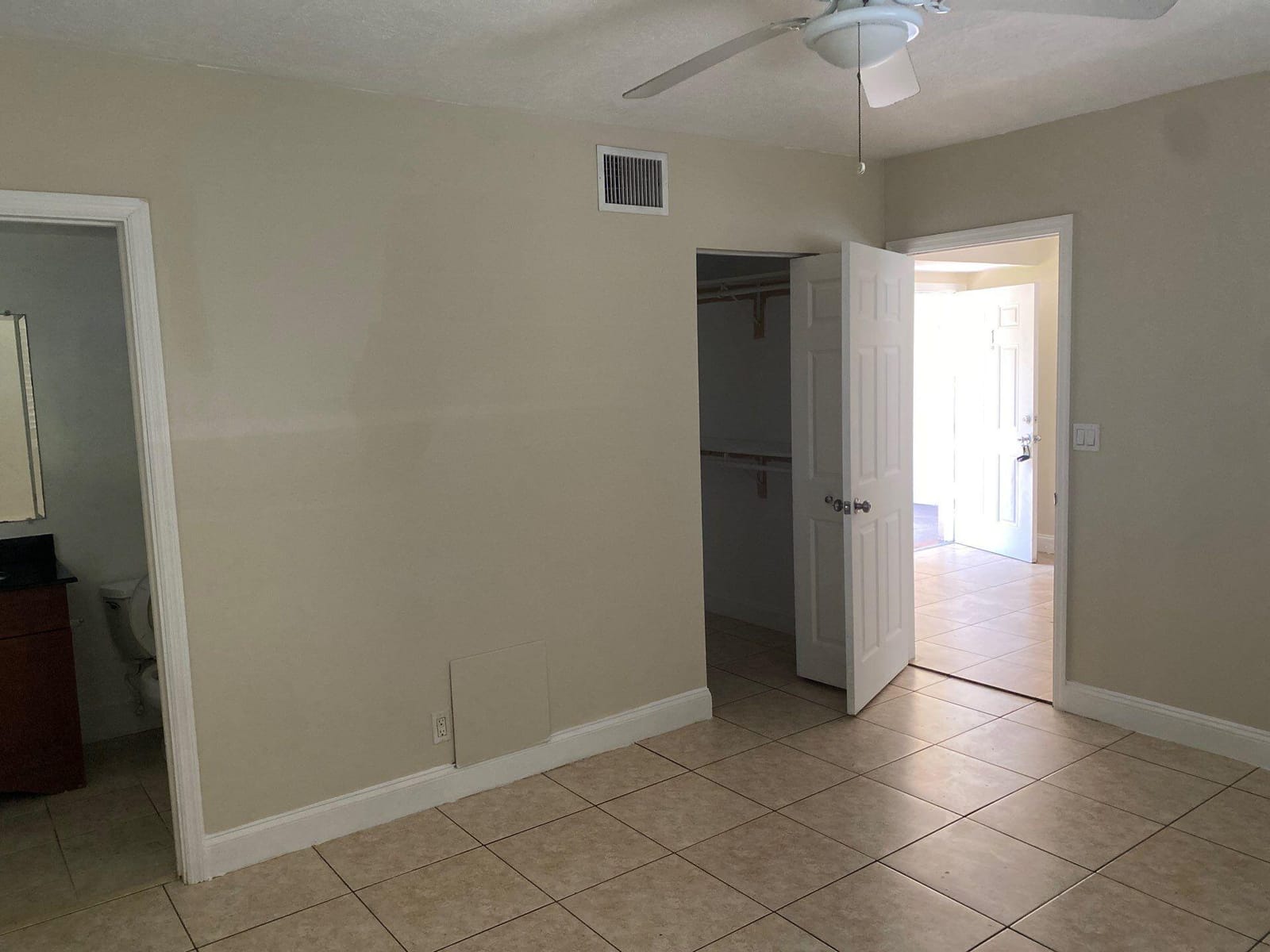 1444 Windsor Court 1 — photo 6