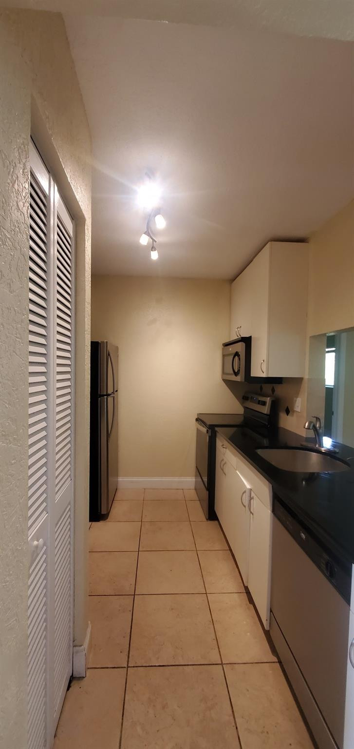 1444 Windsor Court 1, Fort Lauderdale, FL 33304