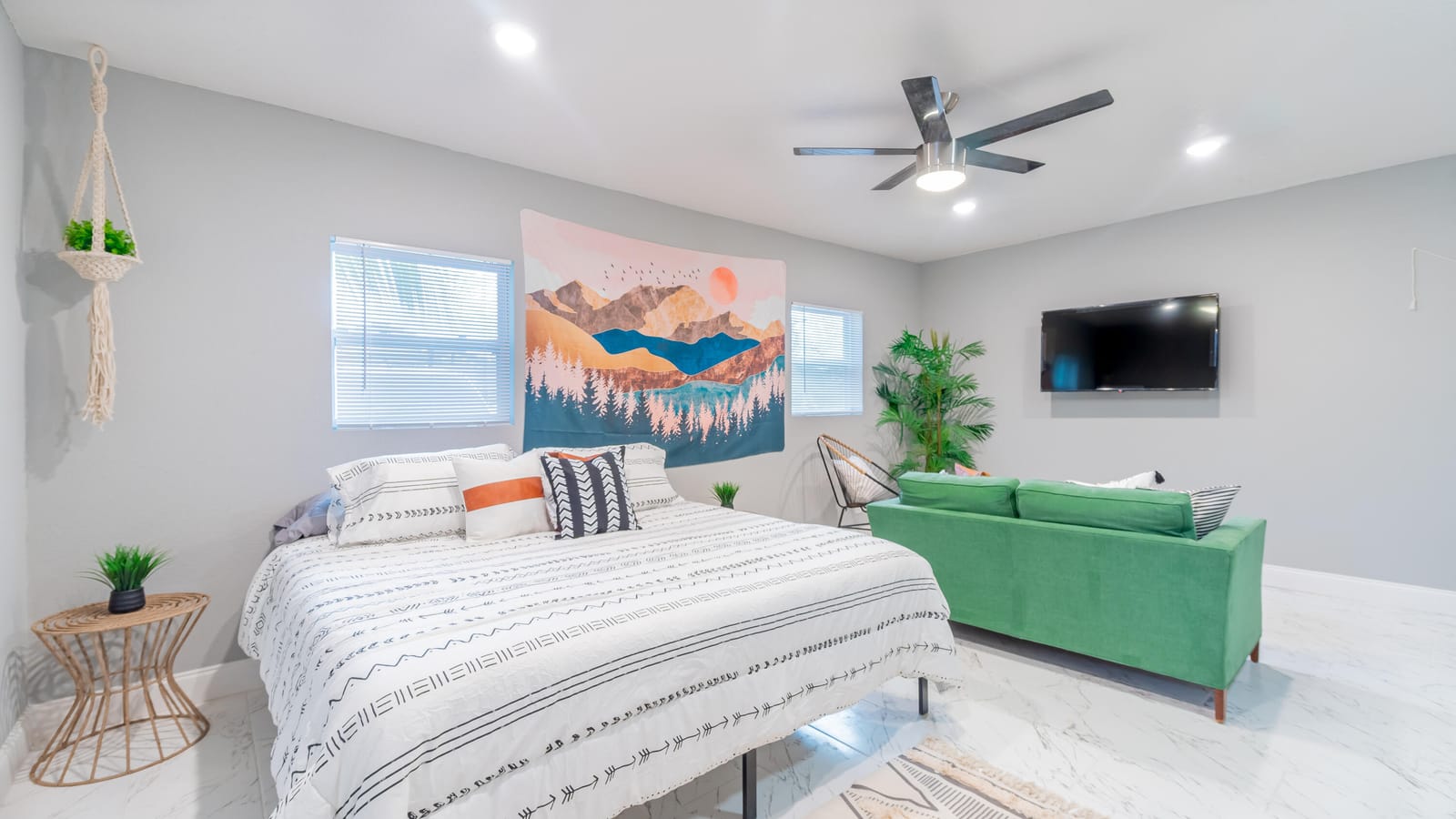 1831 SW Fears Avenue 2- Studio — photo 3