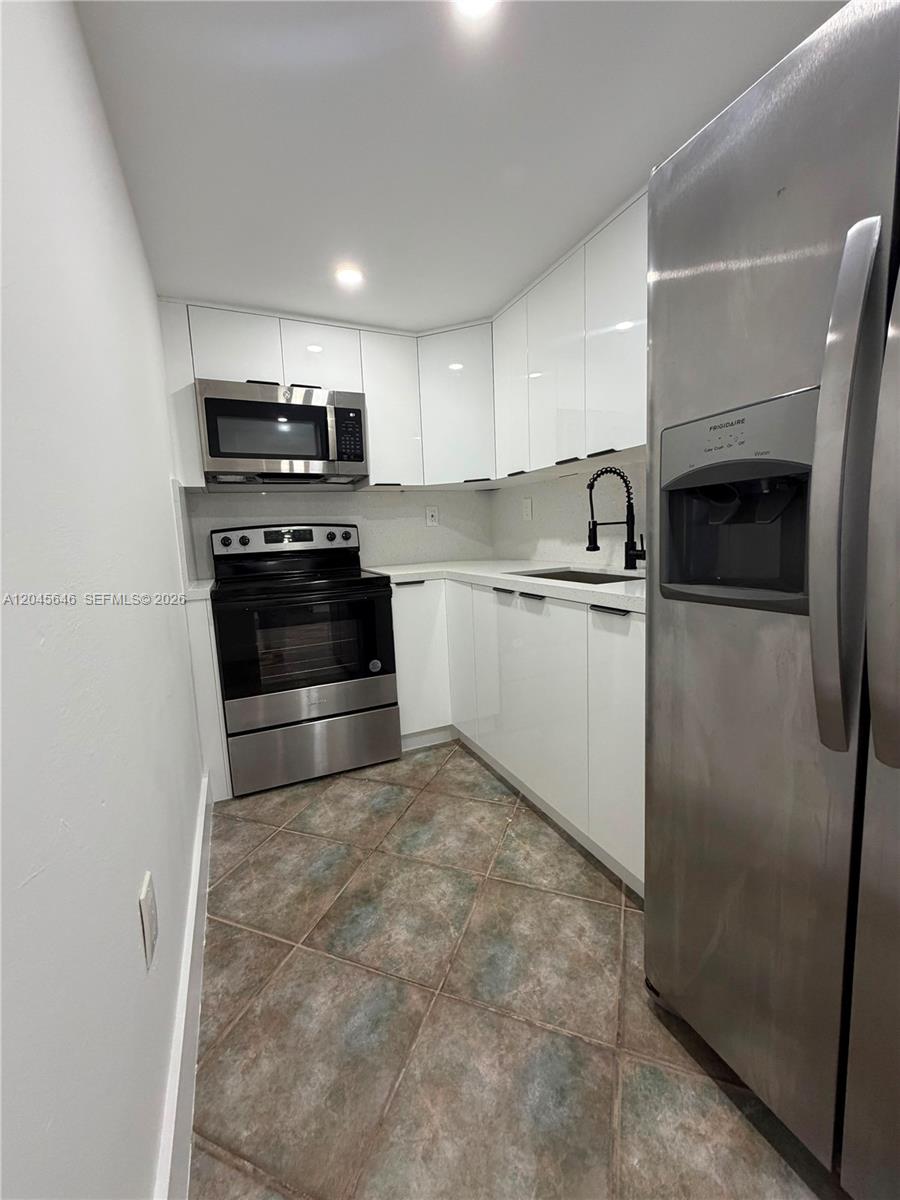 4801 NW 7th Street 60816, Miami, FL 33126