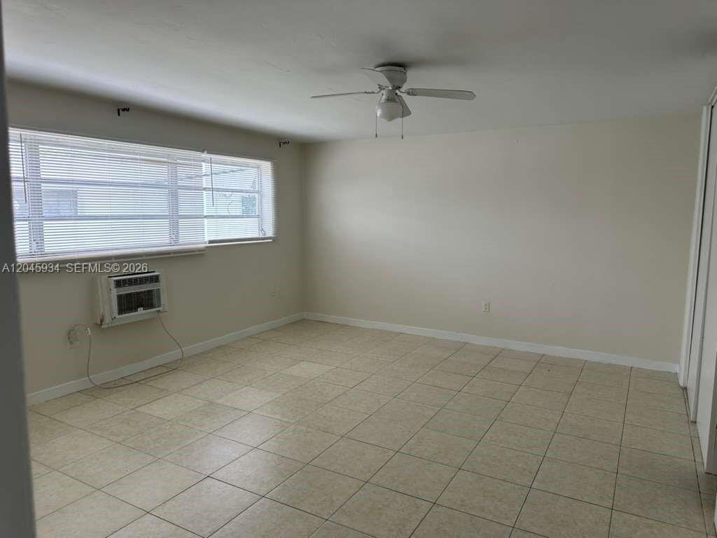 11925 NE 19th Drive 8 — photo 4