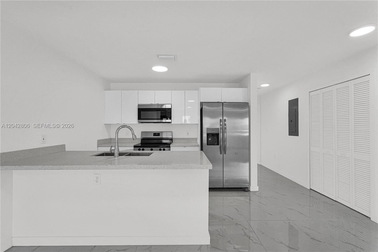 2729 NW 44 Street 2729 — photo 5