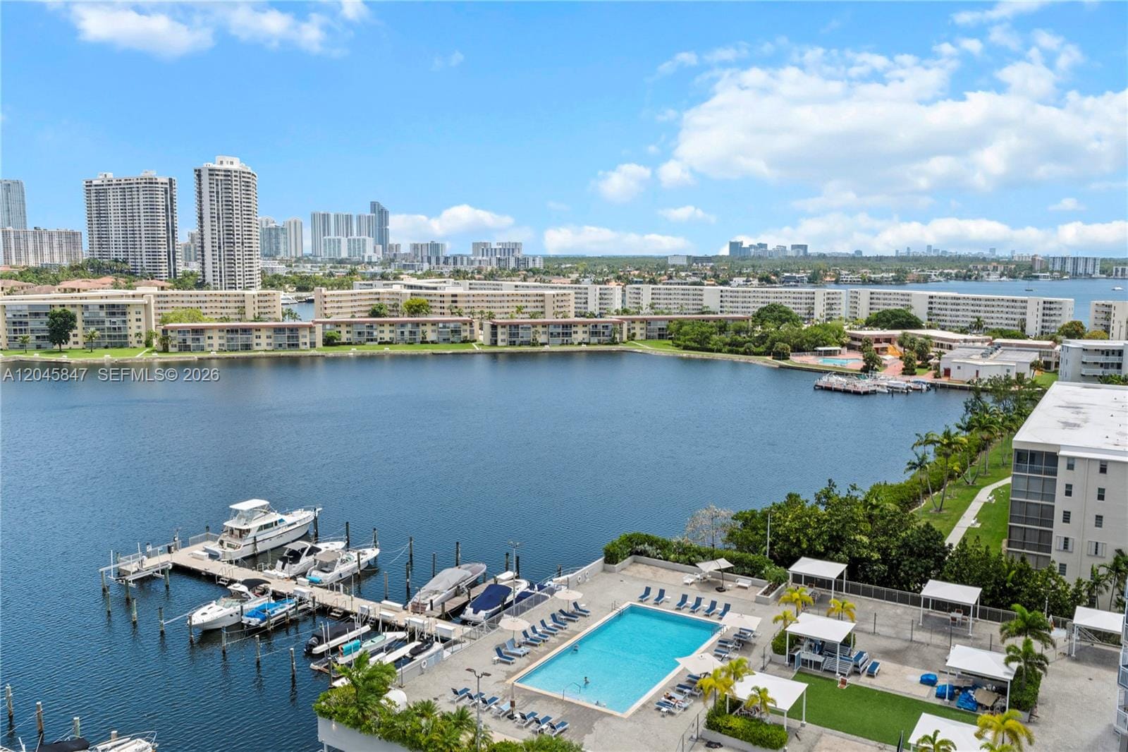18071 Biscayne Boulevard 1404, Aventura, FL 33160 photo 2