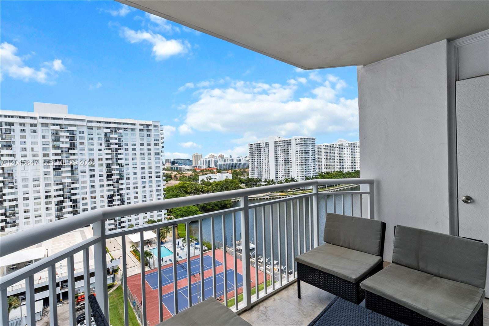 18071 Biscayne Boulevard 1404, Aventura, FL 33160 photo 11