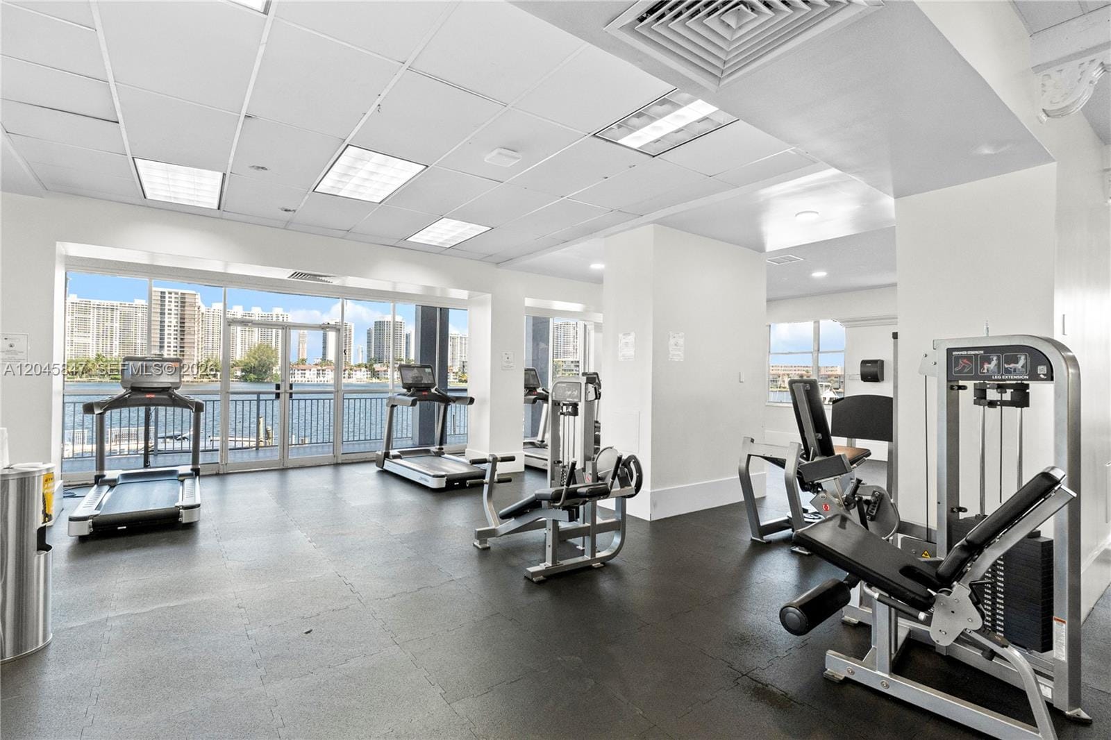 18071 Biscayne Boulevard 1404, Aventura, FL 33160 photo 17