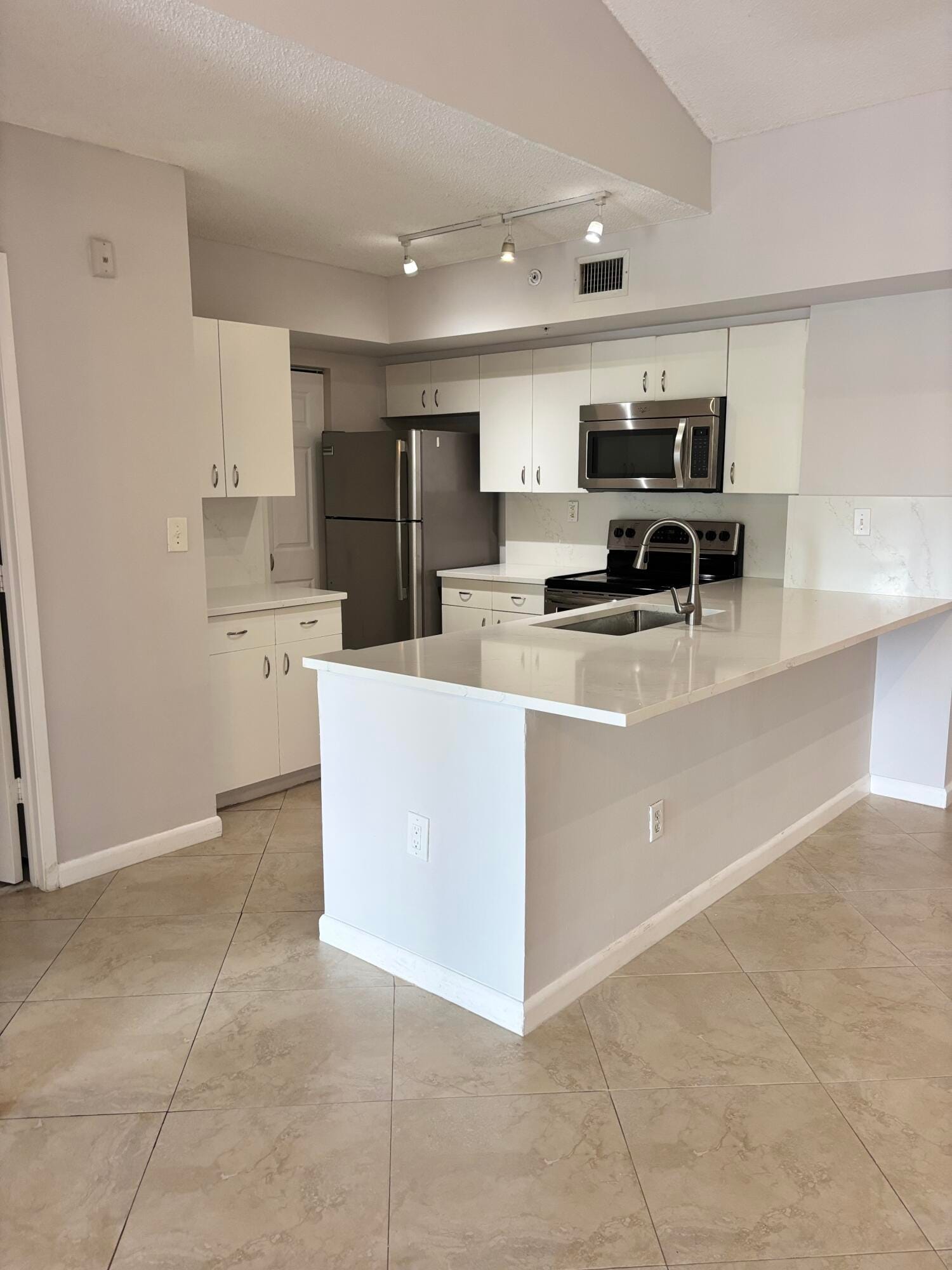 2640 S University Drive 305, Davie, FL 33328
