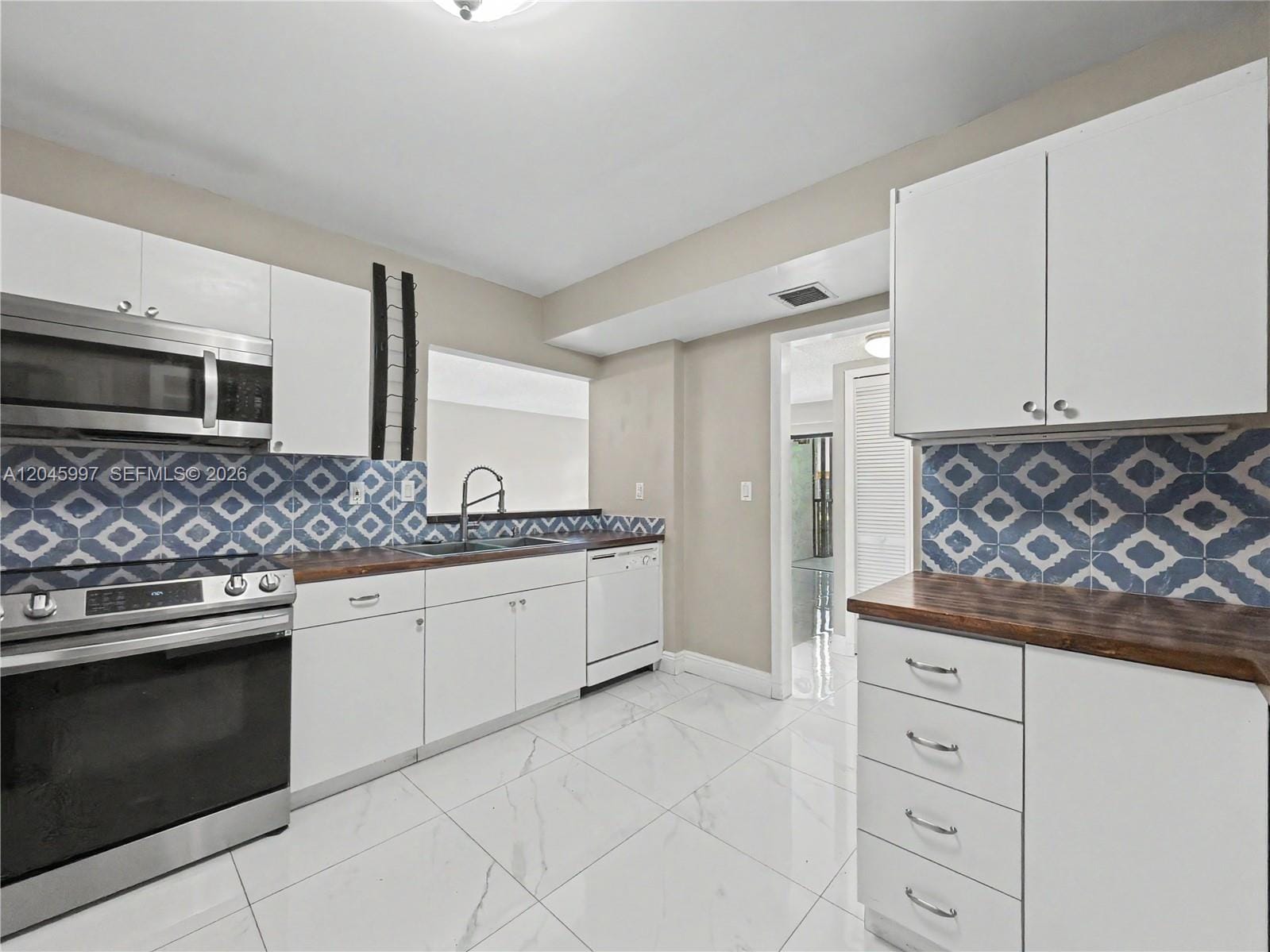 14203 SW 66th Street 103 — photo 8