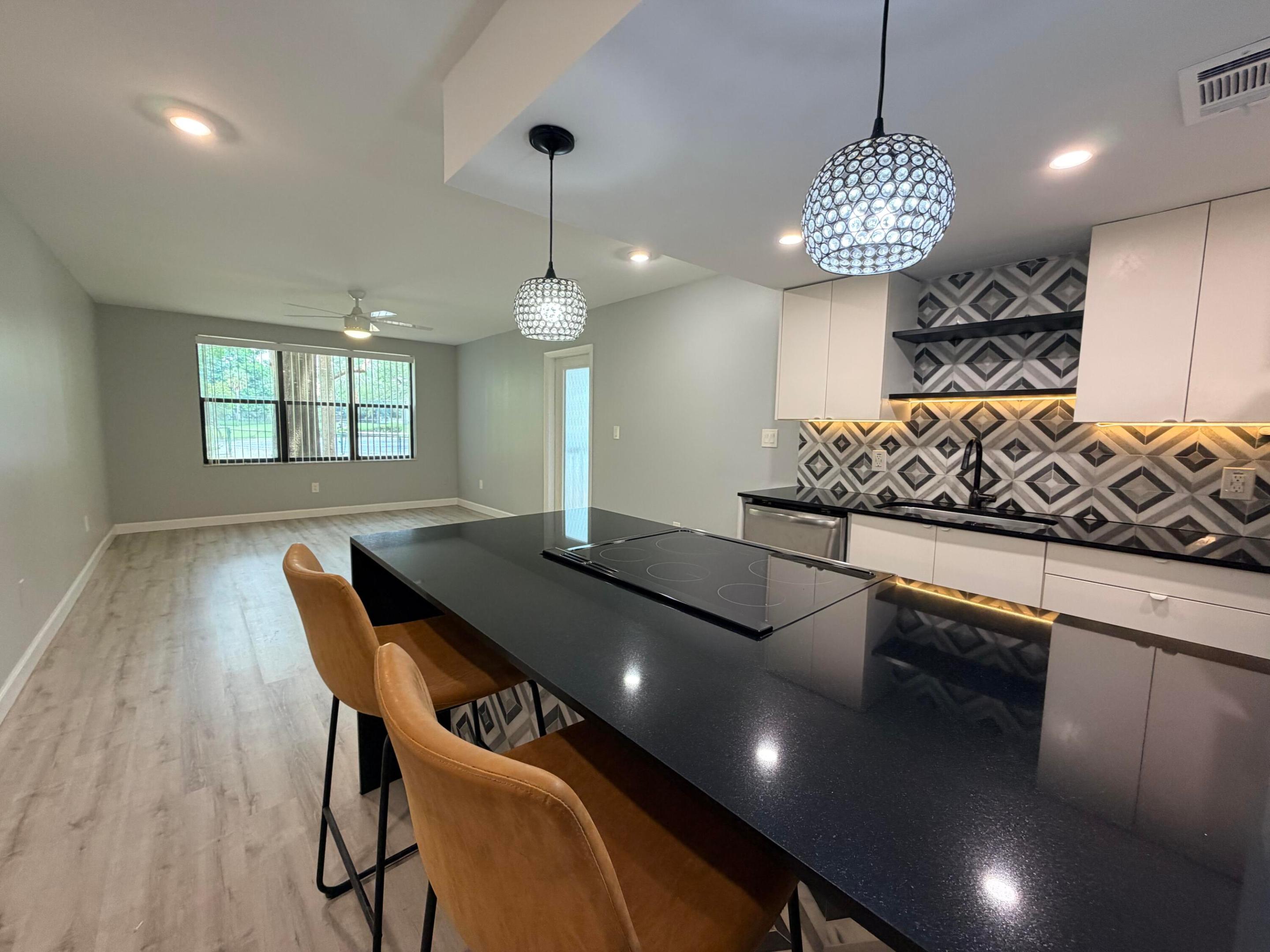 4501 W Mcnab Road 11, Pompano Beach, FL 33069